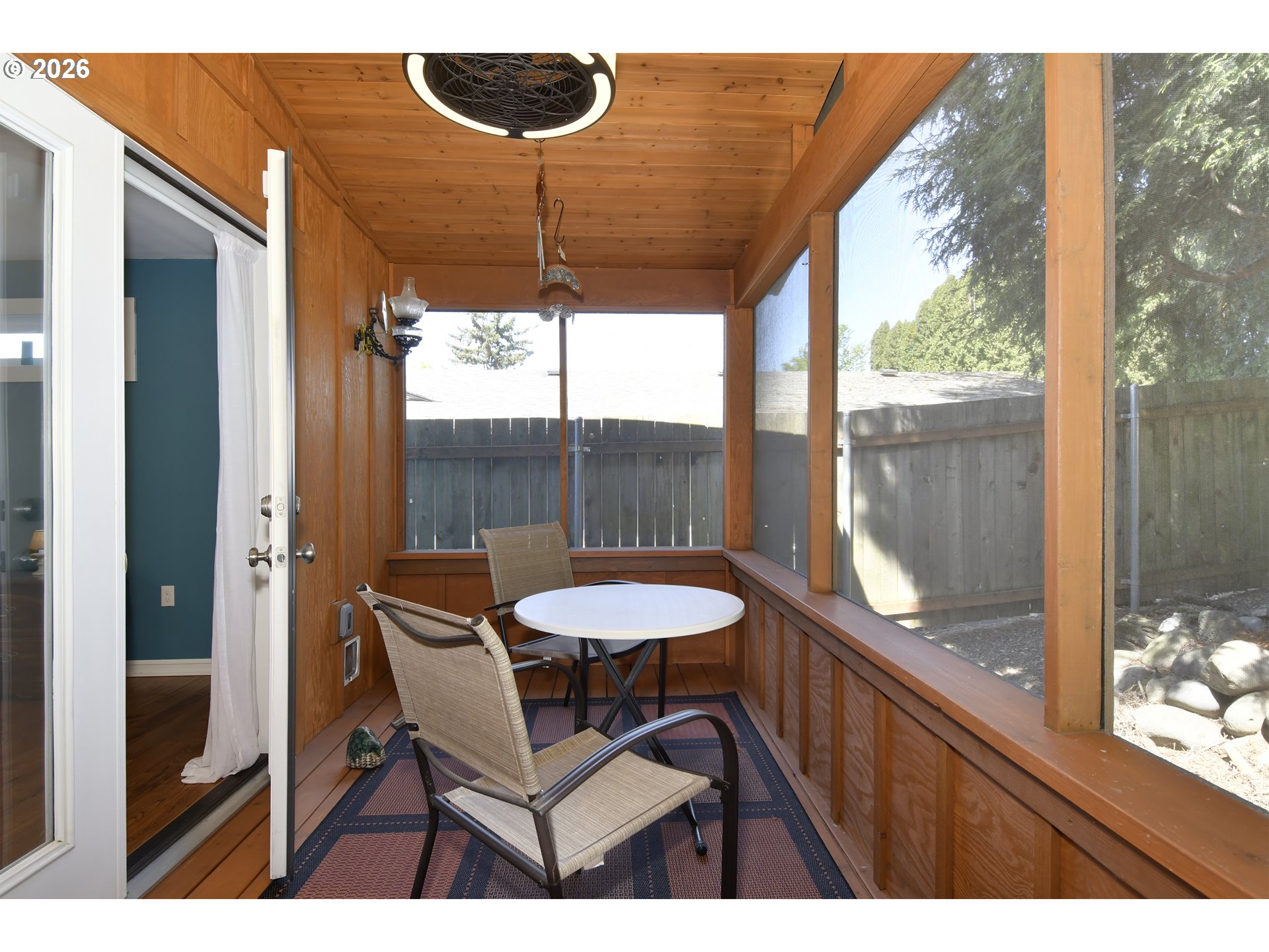 1504 Ne Village Squire Ct Property Photo 38