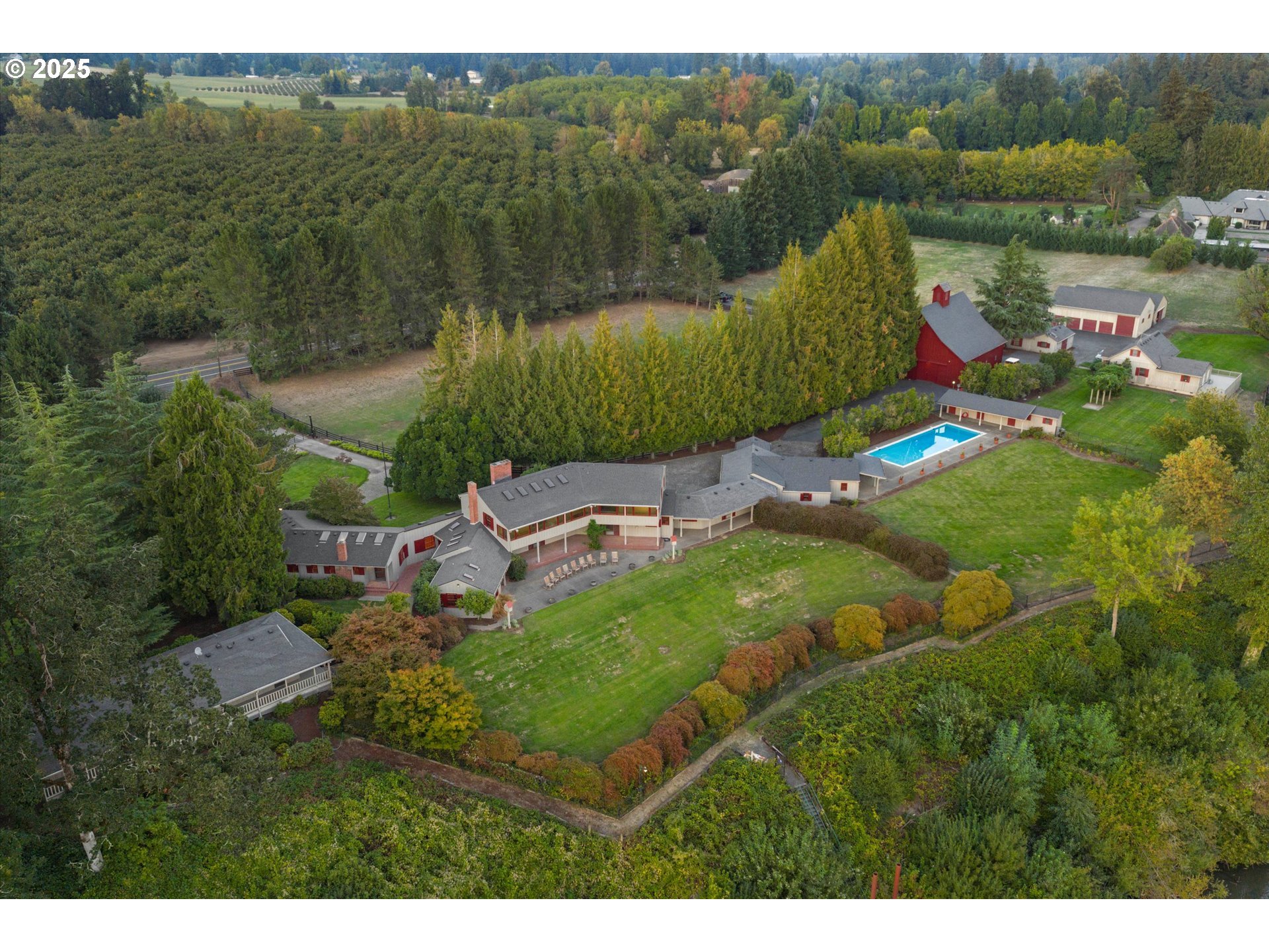 35960 Ne Wilsonville Rd Property Photo 5