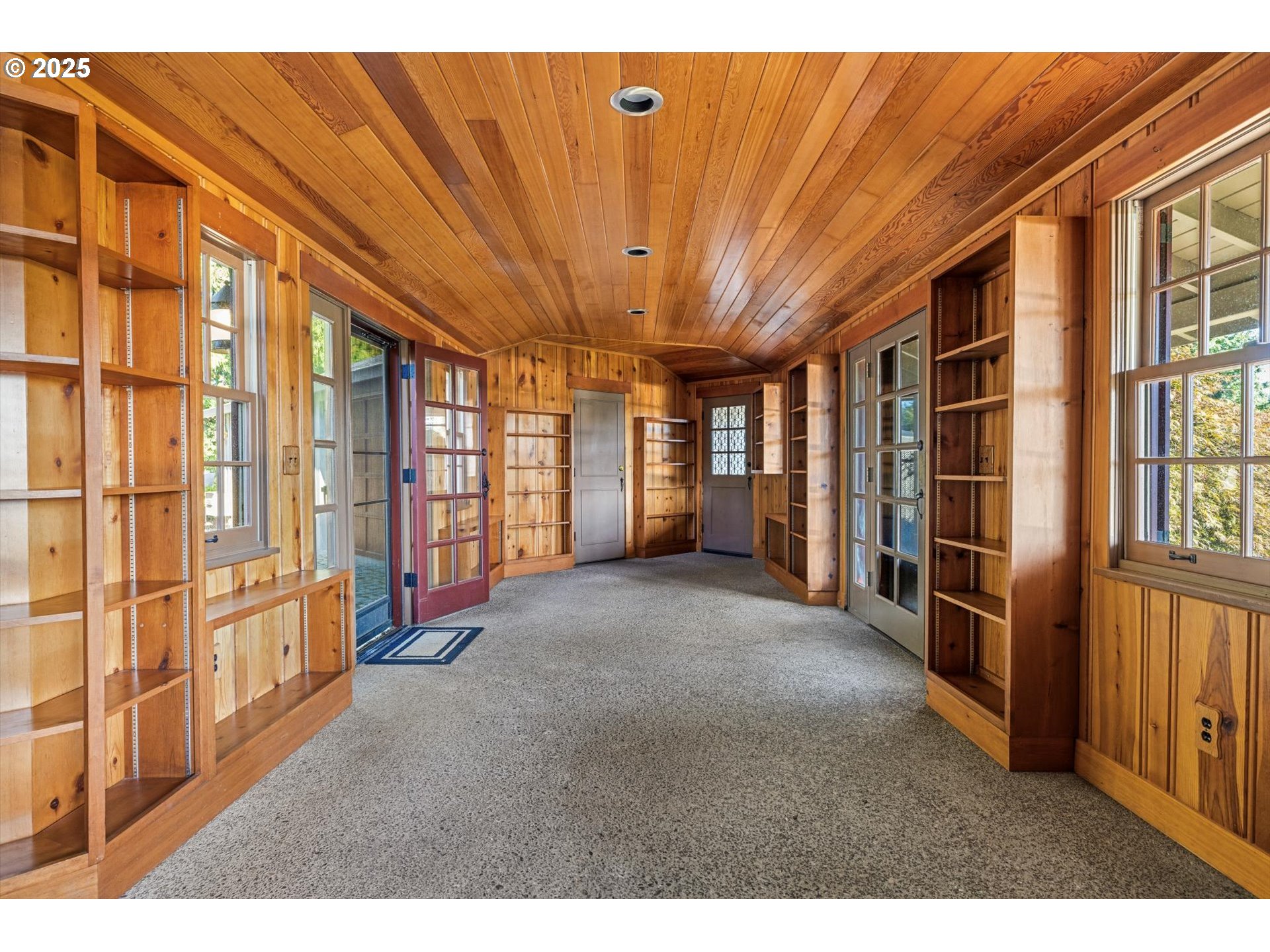 35960 Ne Wilsonville Rd Property Photo 12