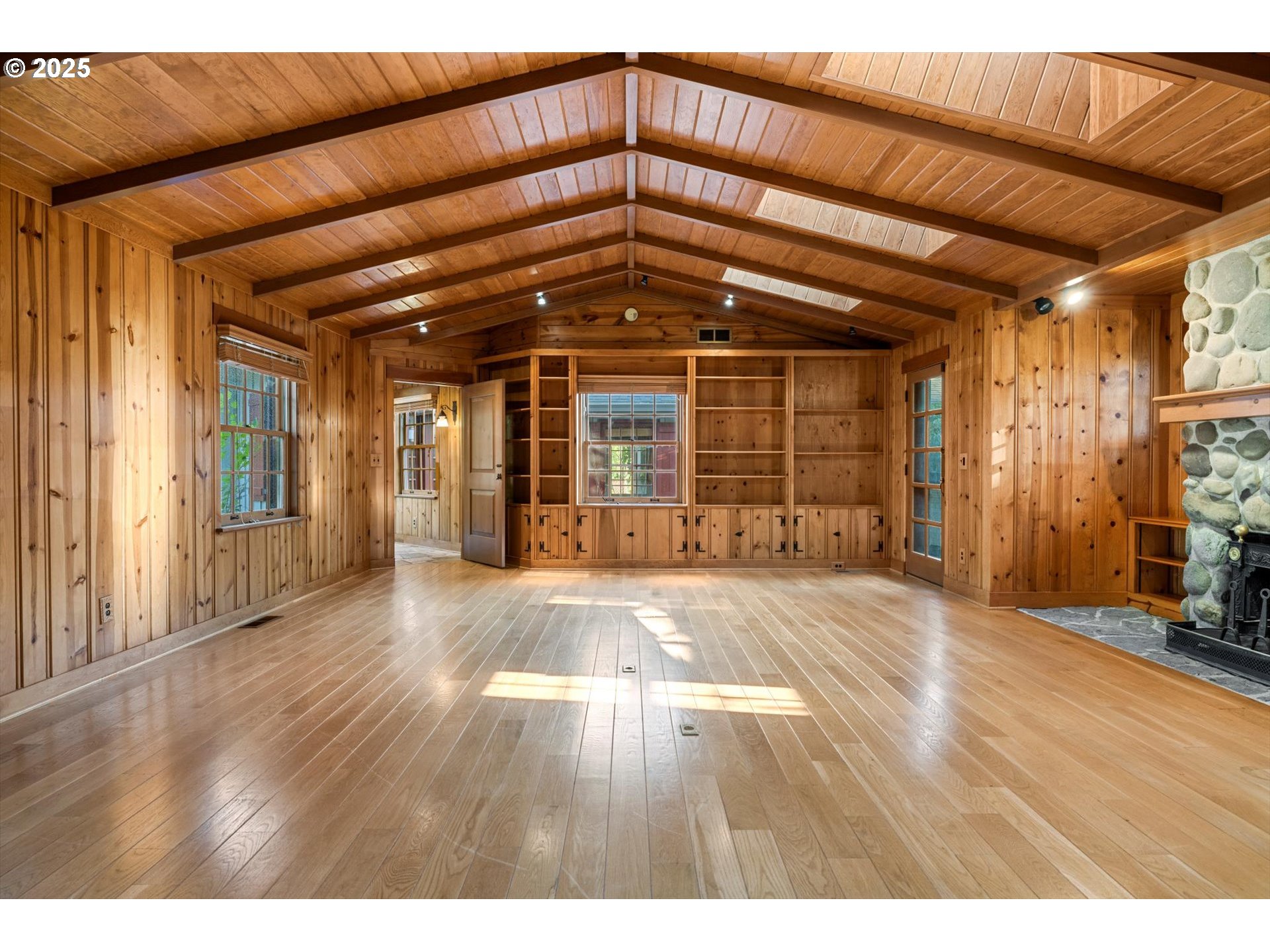 35960 Ne Wilsonville Rd Property Photo 25