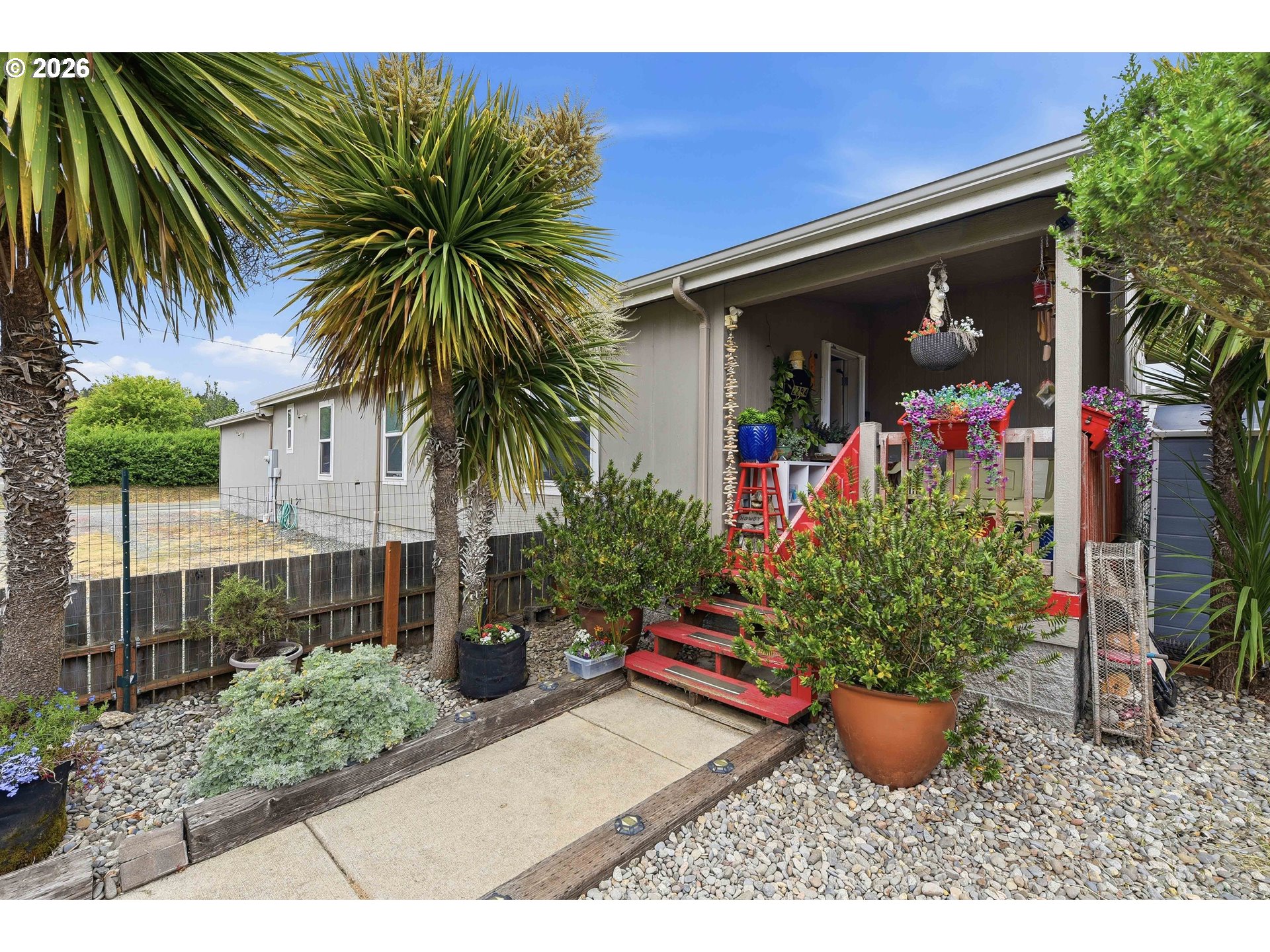 2294 Marion St Property Photo 10