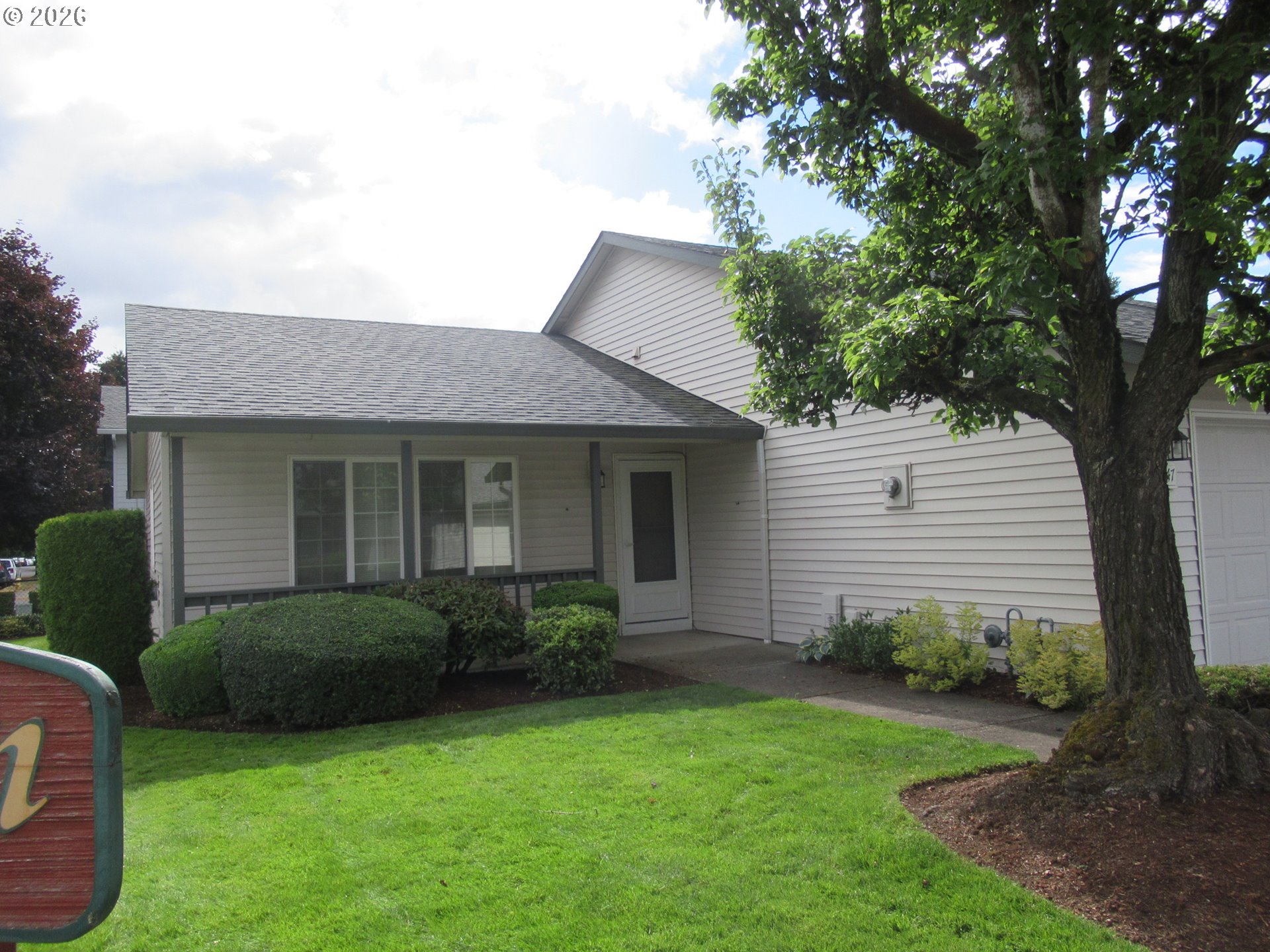 8347 Ne 54th St Property Photo 1