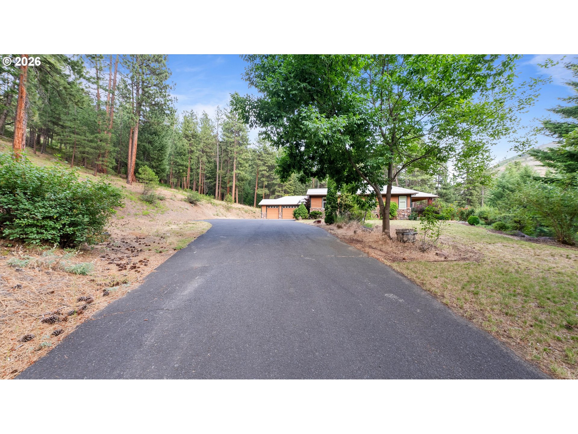 1135 N Touchet Property Photo 3