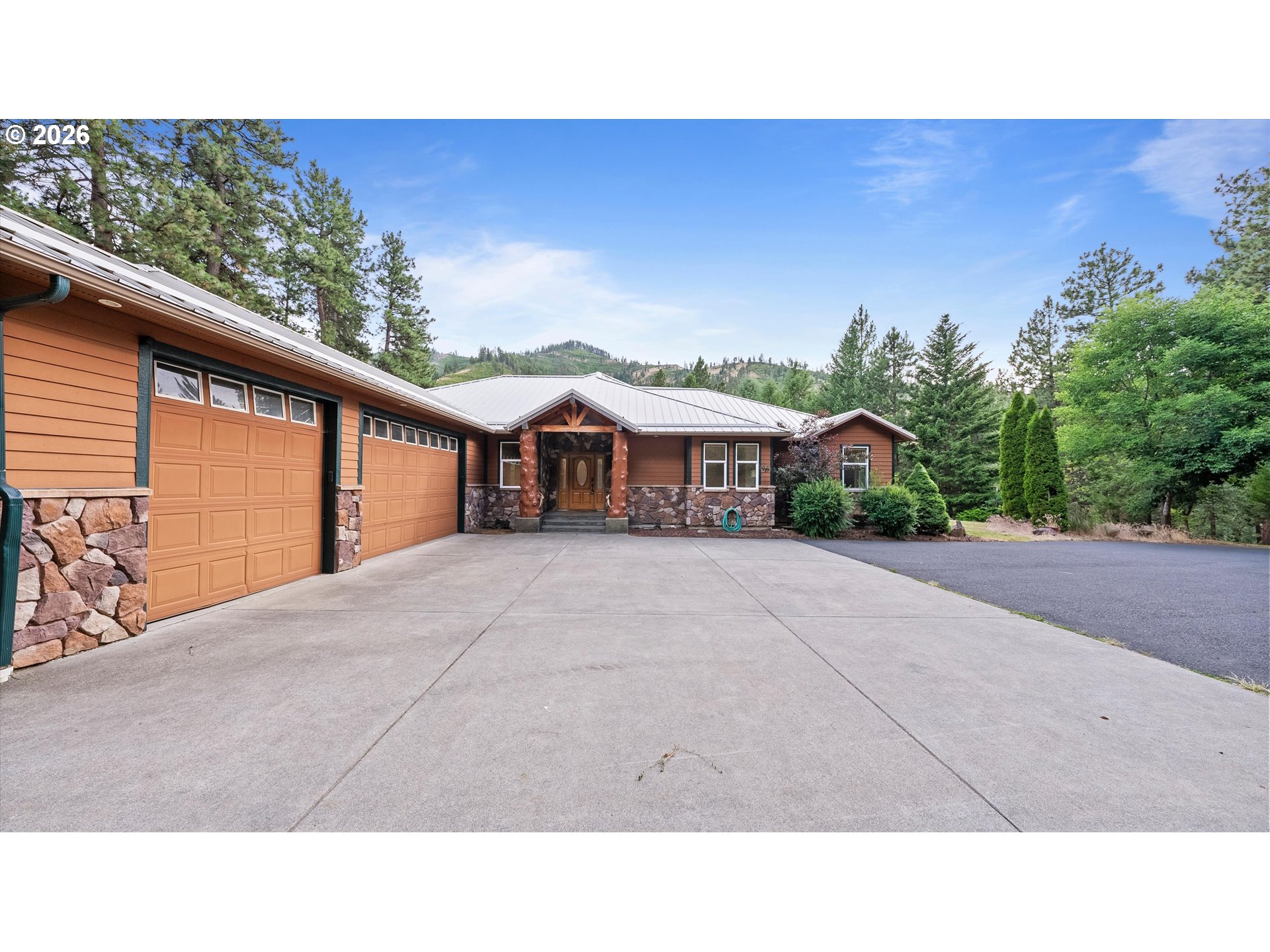 1135 N Touchet Property Photo 4