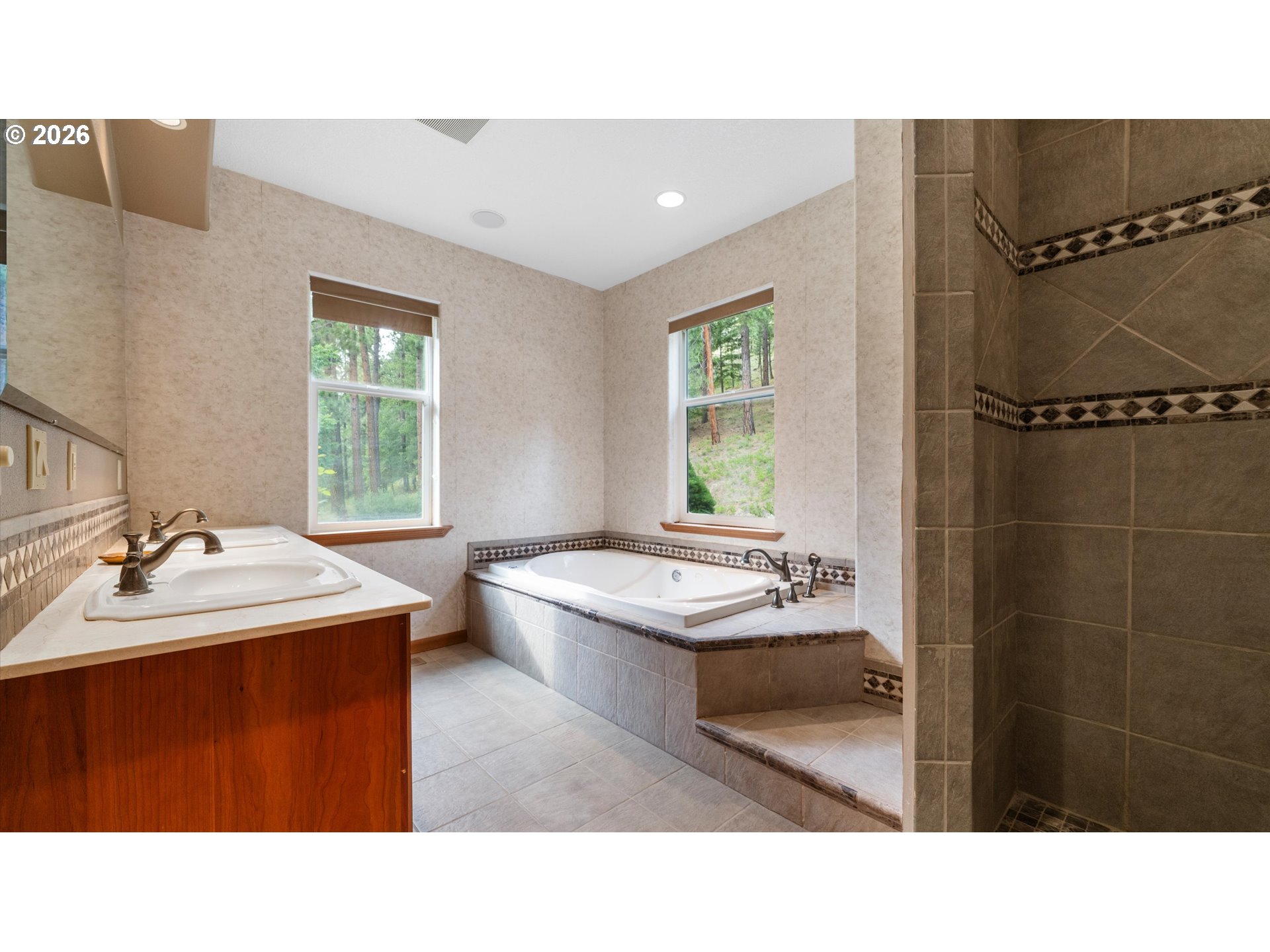 1135 N Touchet Property Photo 25