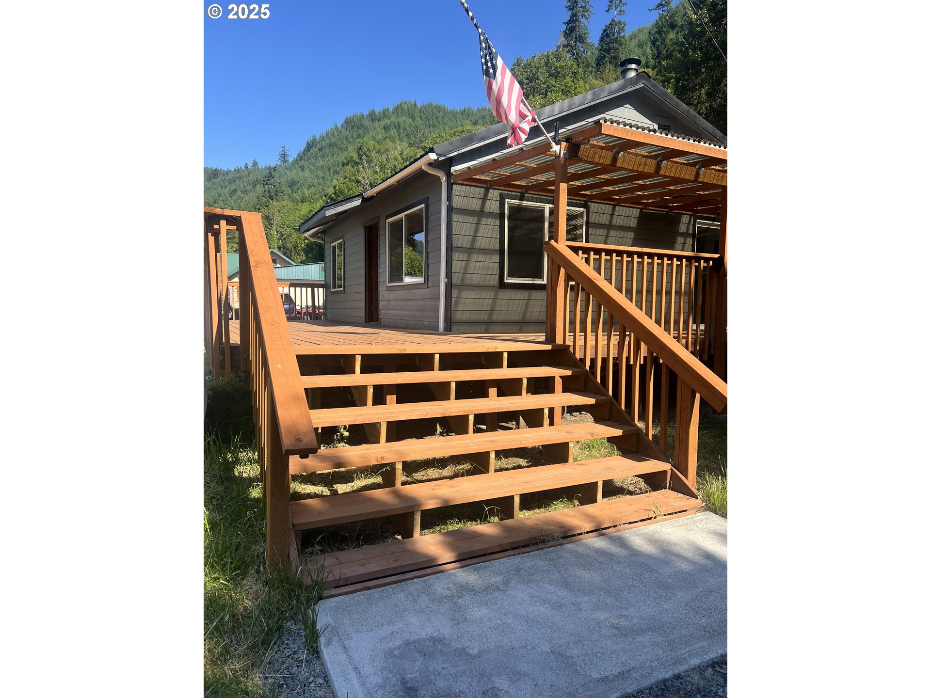 337 Main St Property Photo 4