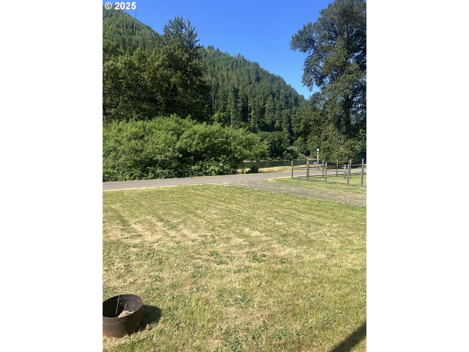 337 Main St Property Photo 6