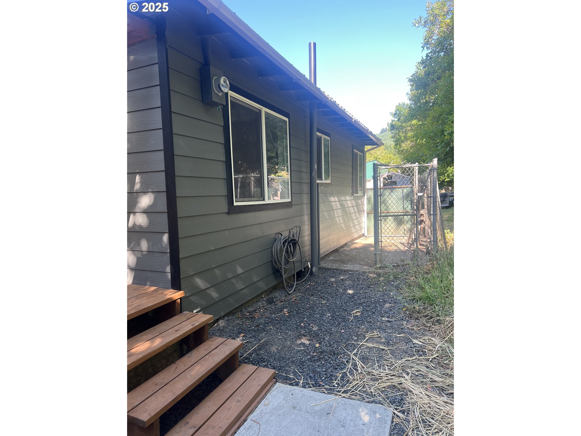 337 Main St Property Photo 11