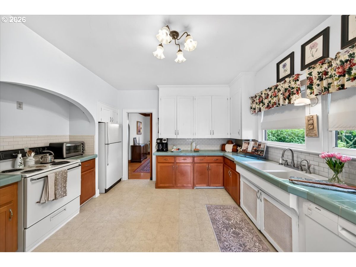1810 Pacific Ave Property Photo 8