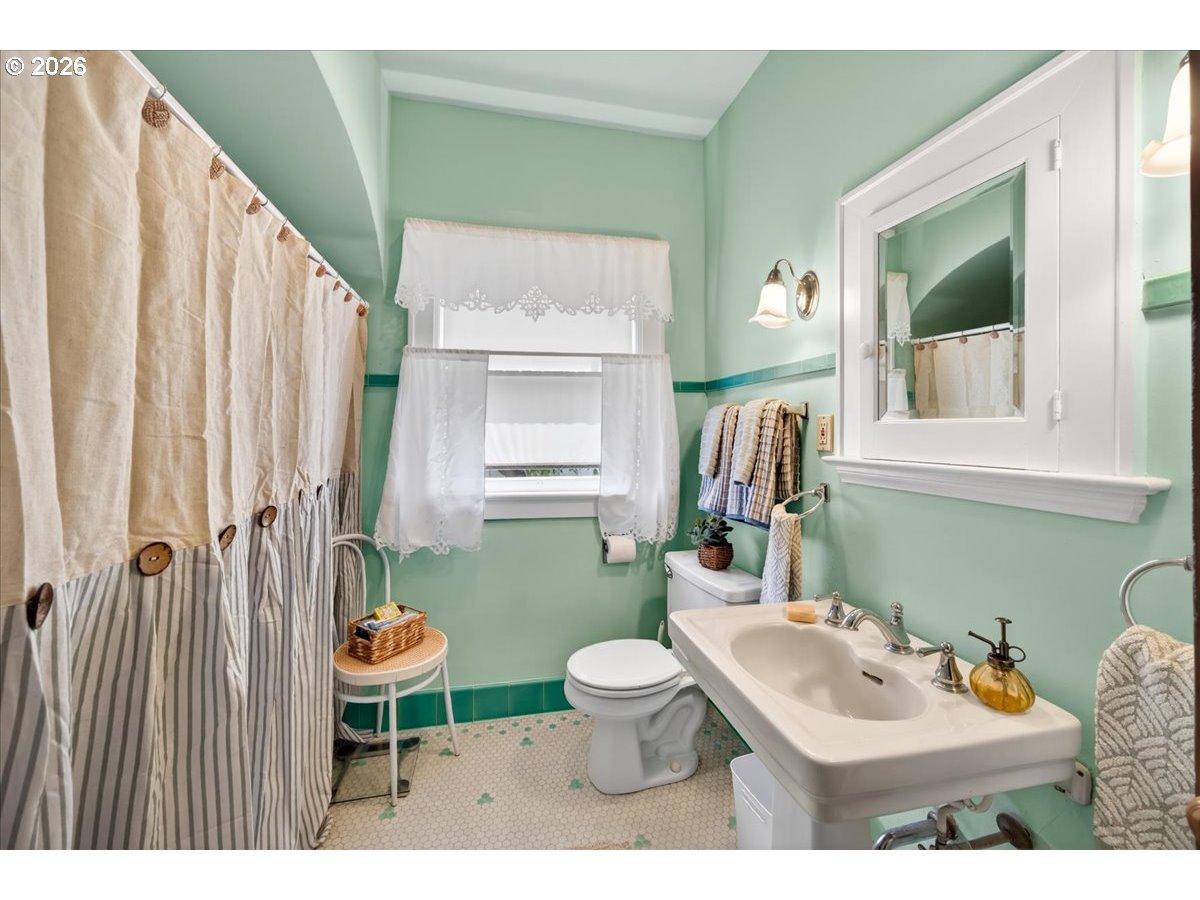 1810 Pacific Ave Property Photo 14