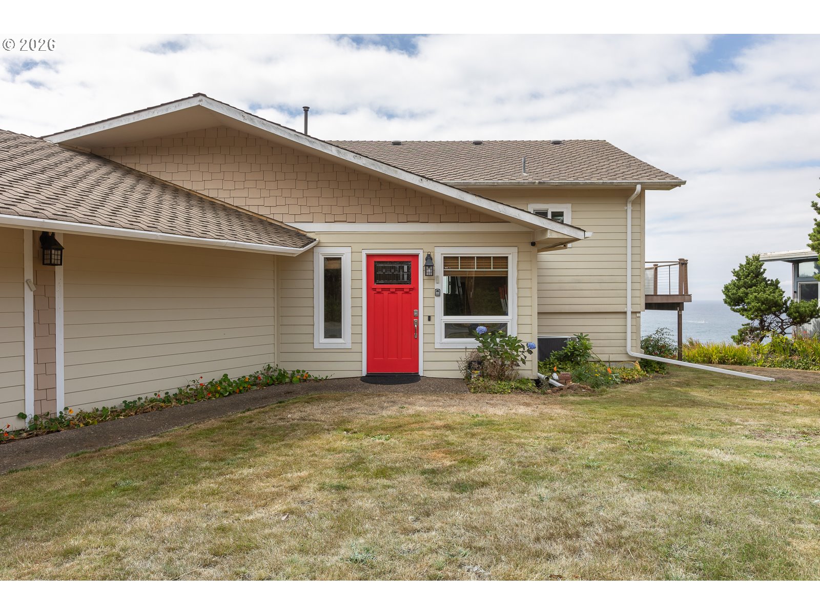 605 Sw Coast Ave Property Photo 1