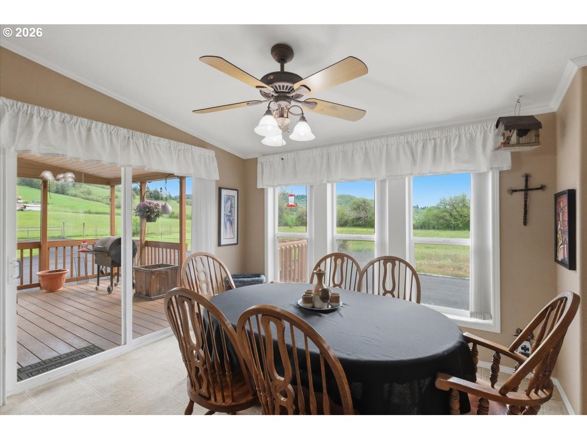 21101 Sw Eagle Point Rd Property Photo 12