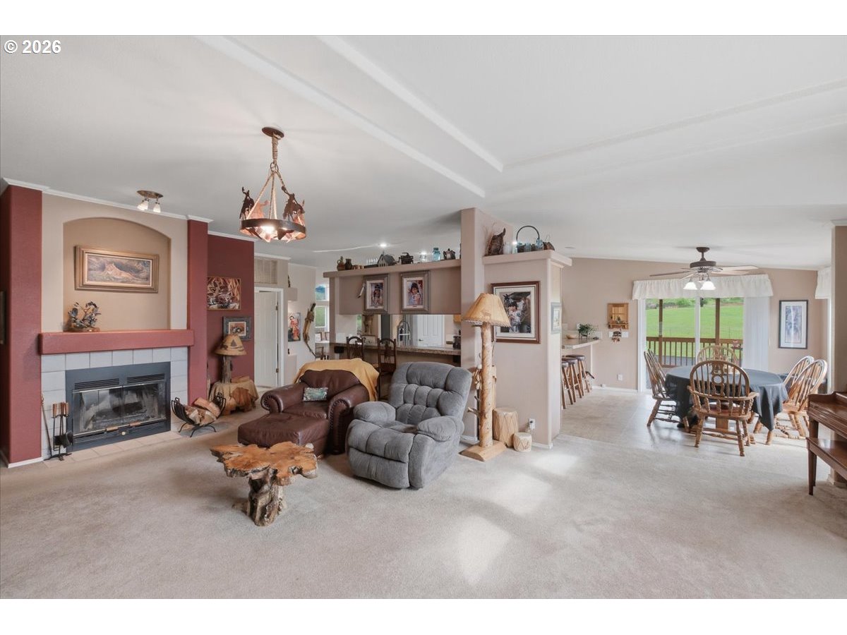 21101 Sw Eagle Point Rd Property Photo 14