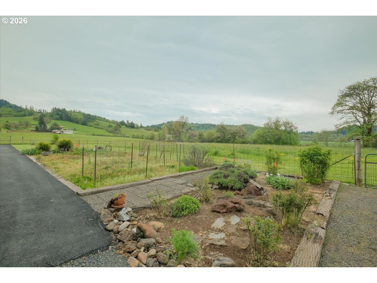 21101 Sw Eagle Point Rd Property Photo 45
