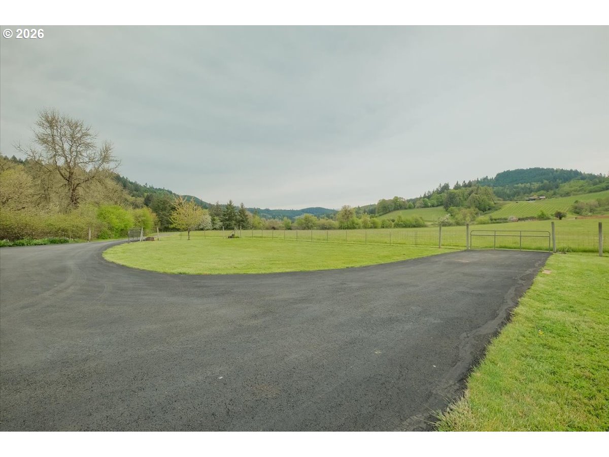 21101 Sw Eagle Point Rd Property Photo 47