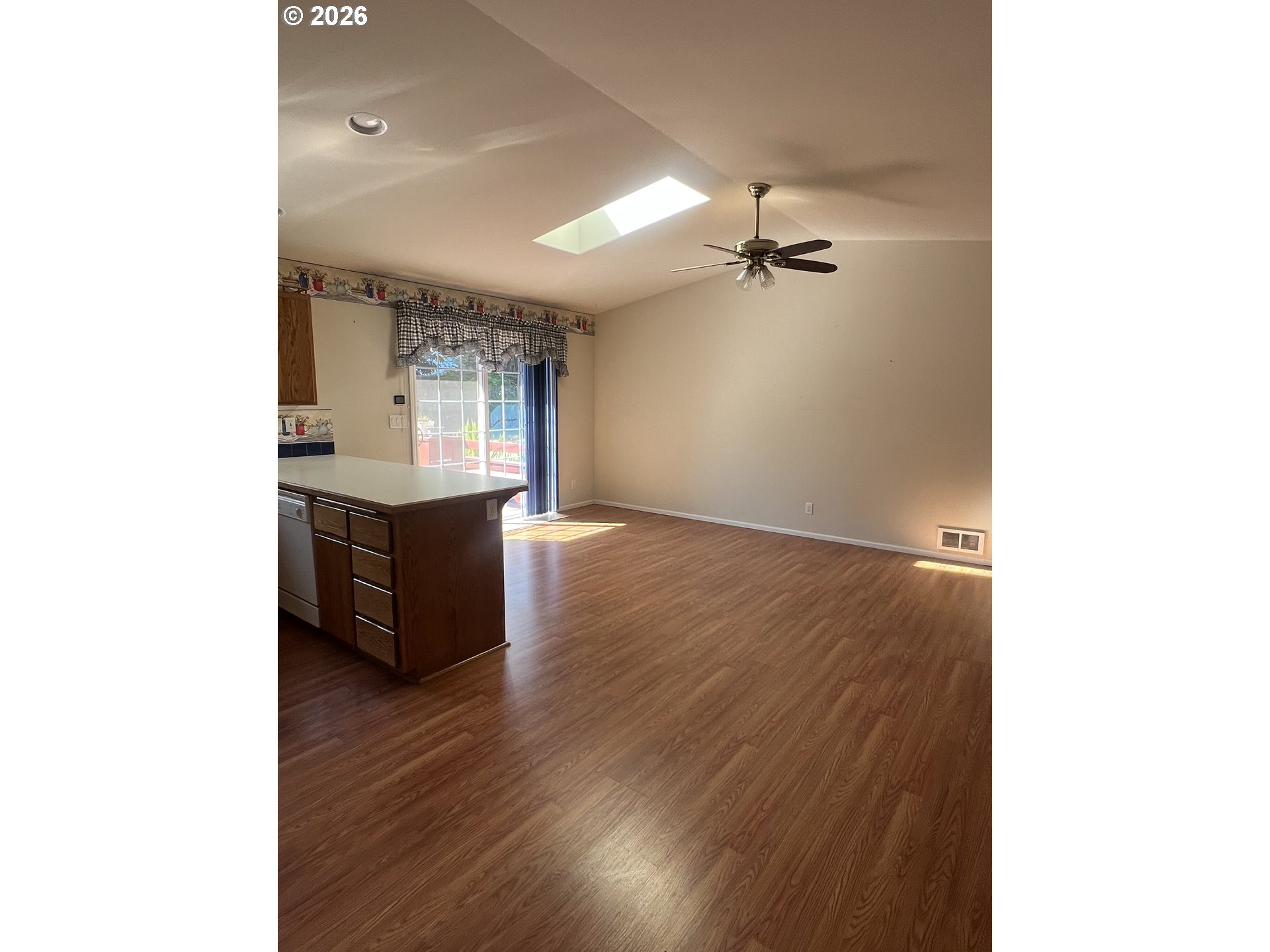 142 Swain Ct Property Photo 6