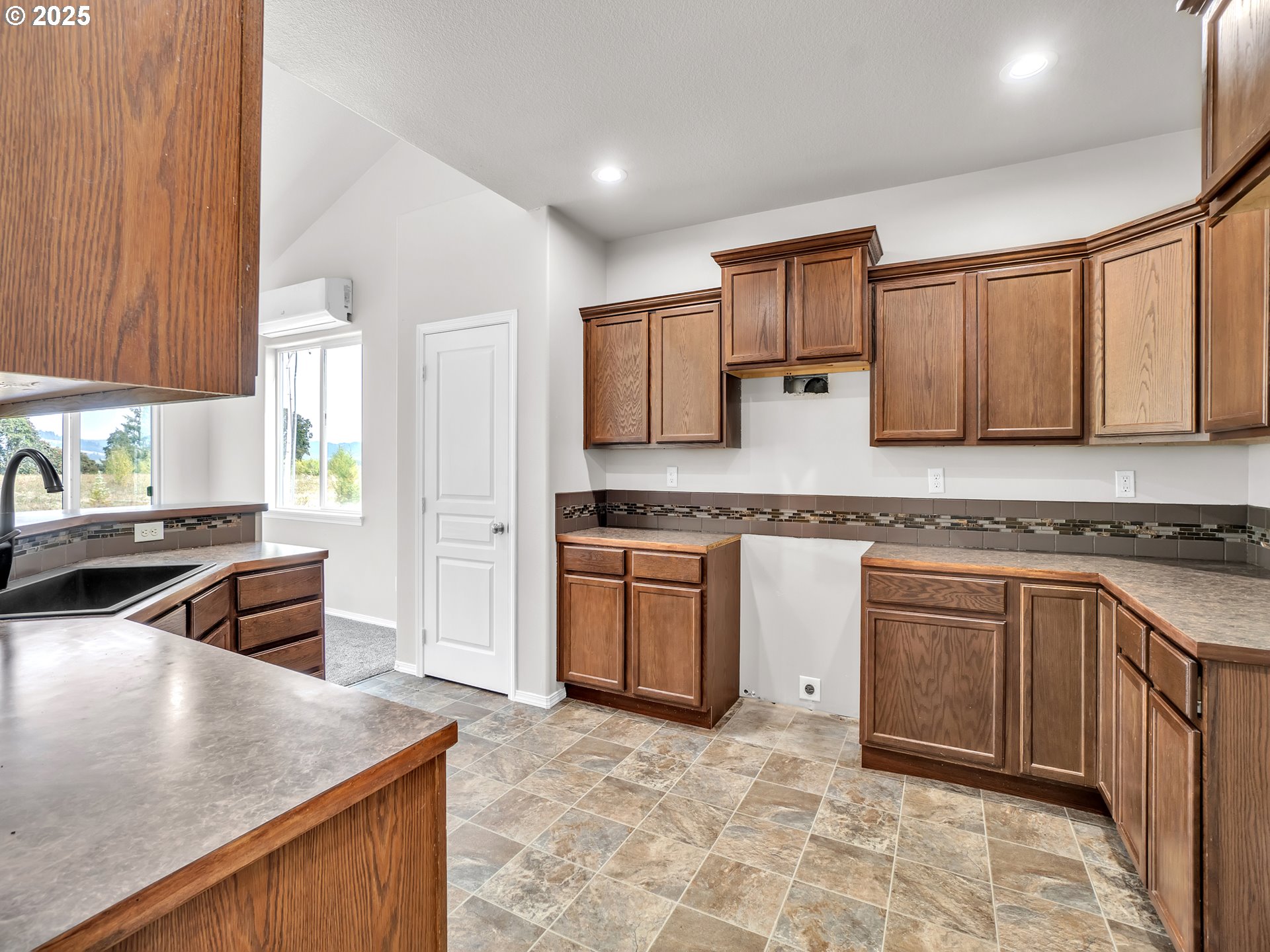 21425 Savage Rd Property Photo 19