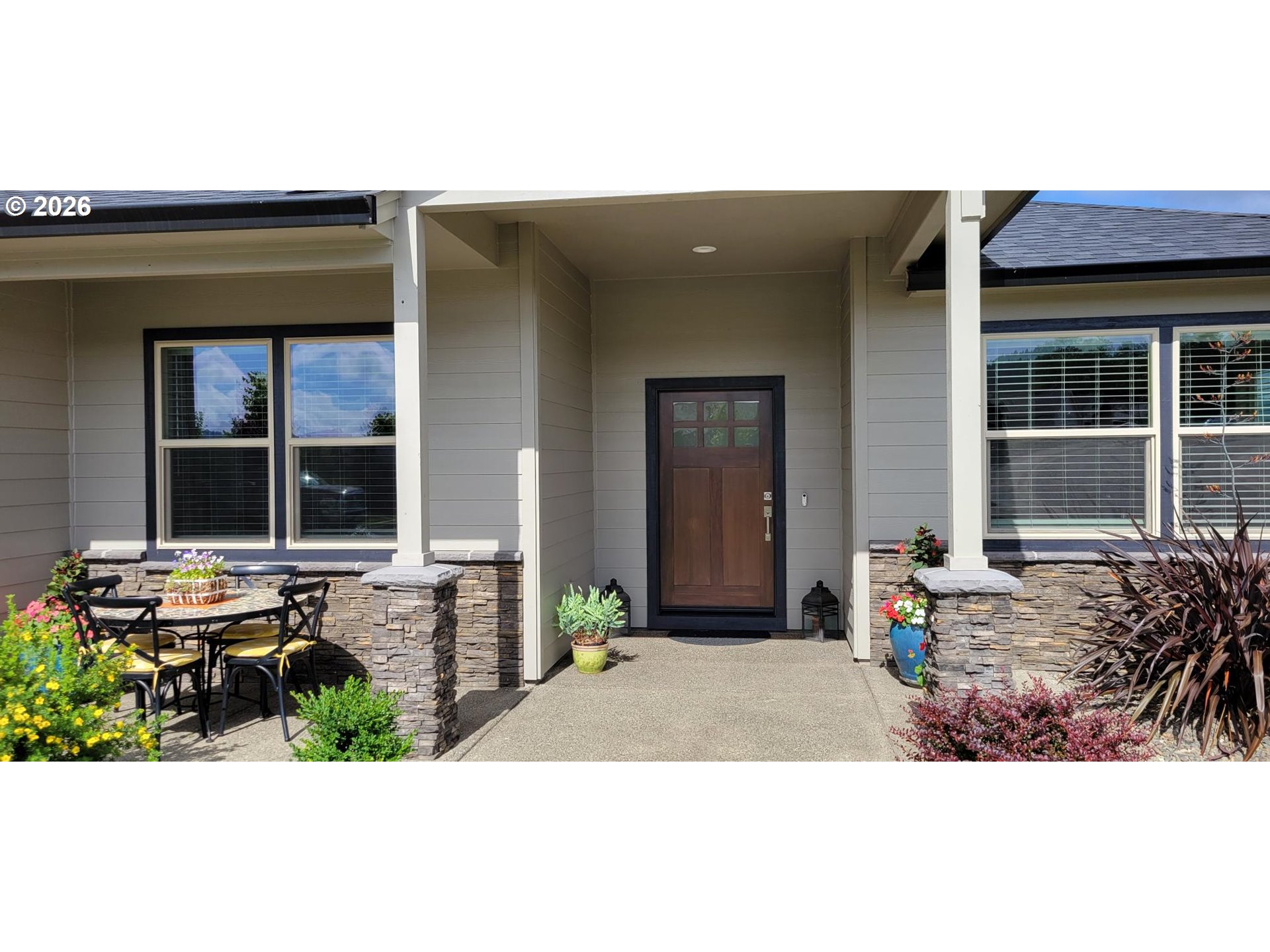 879 Pebble Crk St Property Photo 3