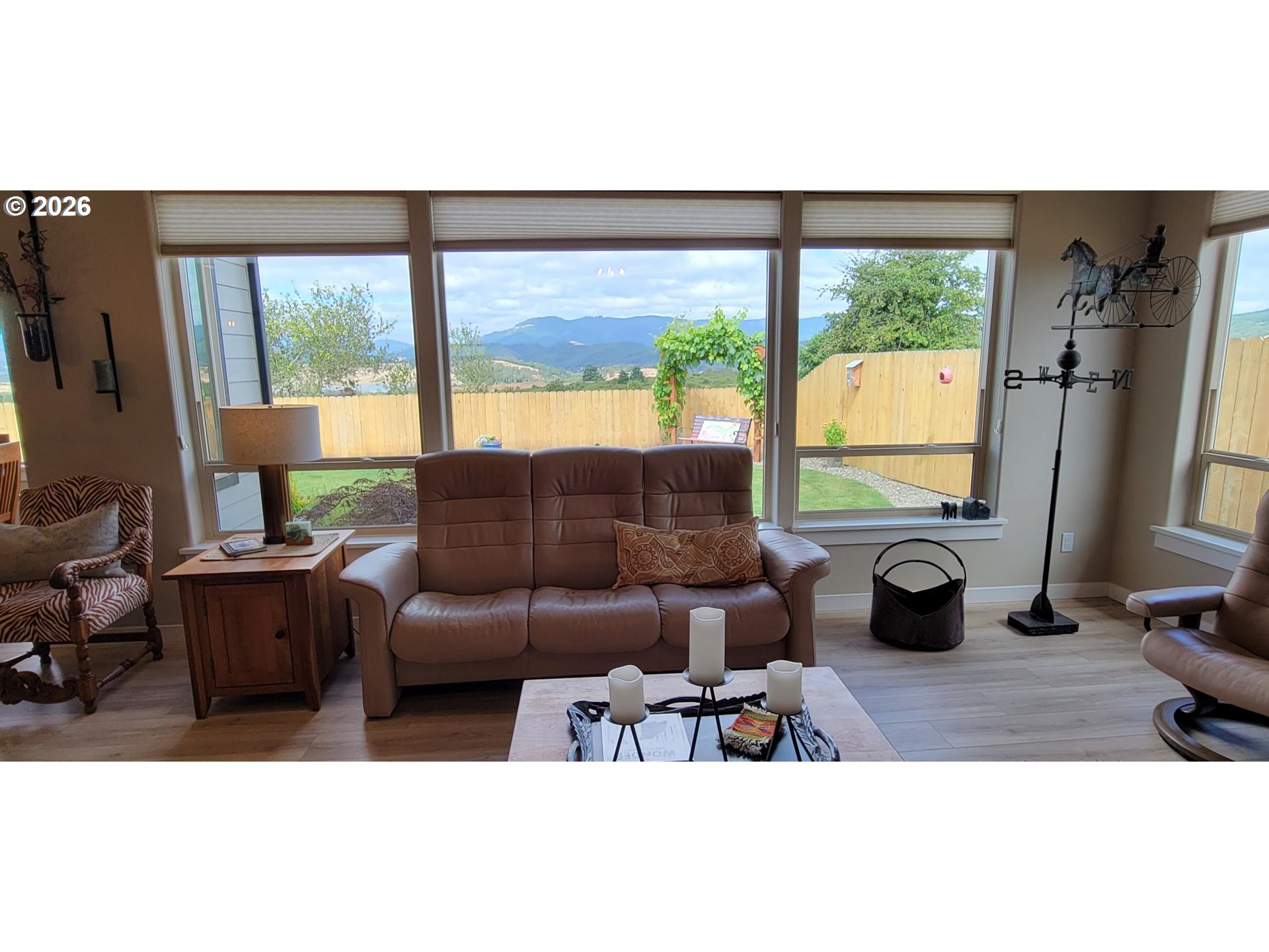879 Pebble Crk St Property Photo 8