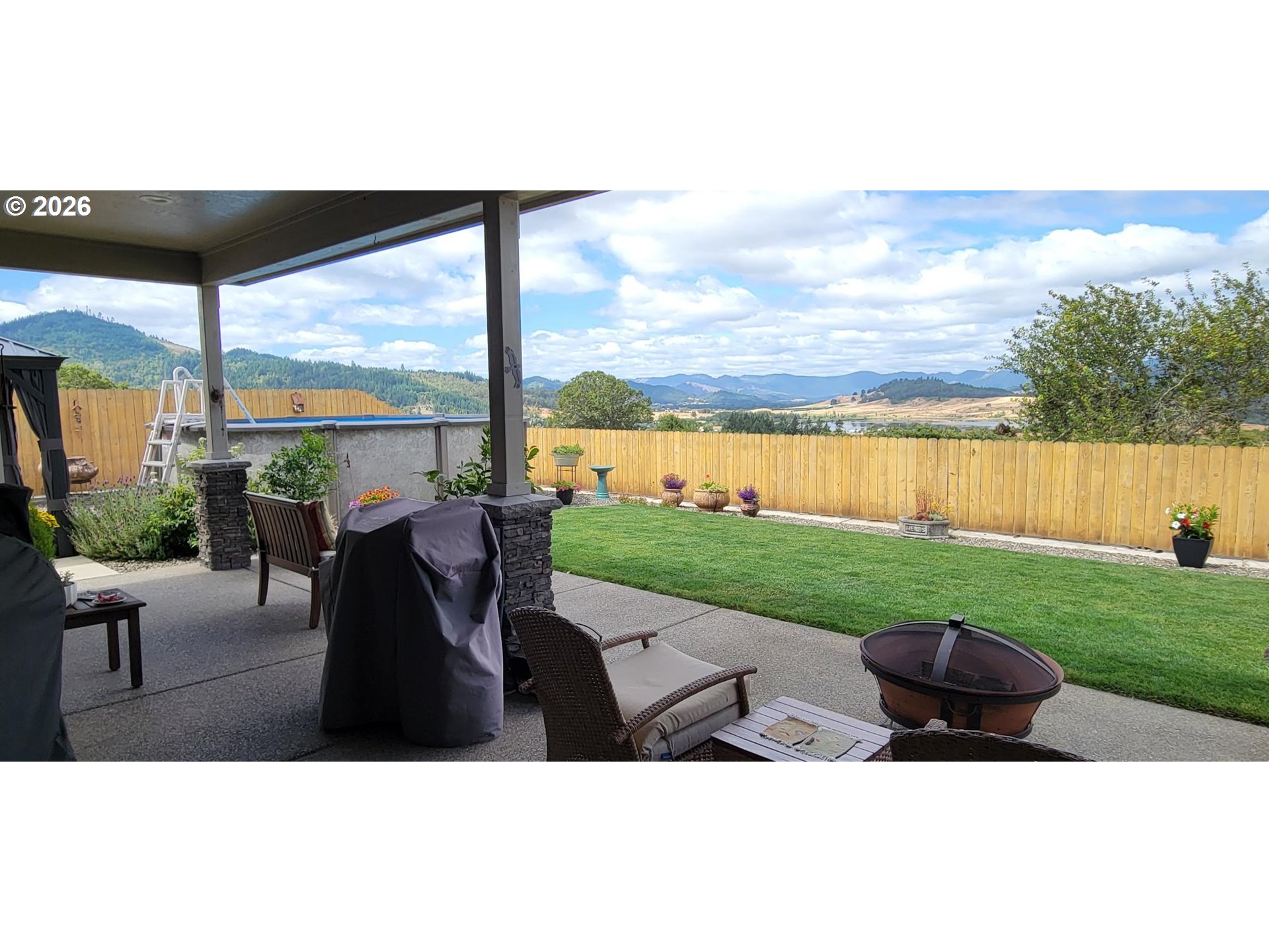 879 Pebble Crk St Property Photo 35