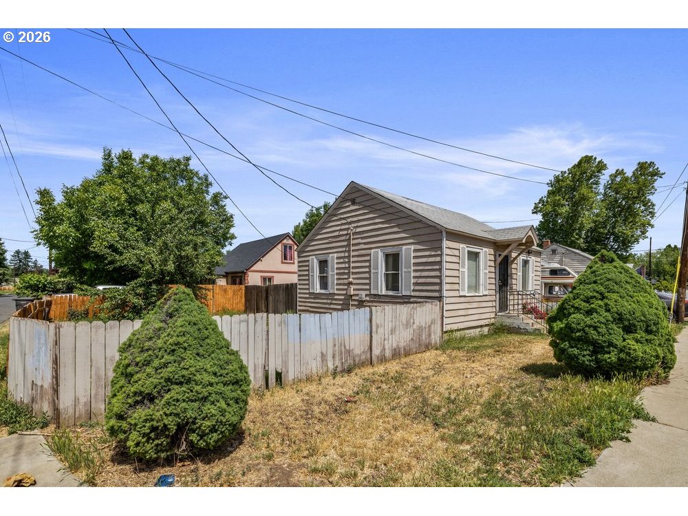 1311 W Mead Ave Property Photo 3