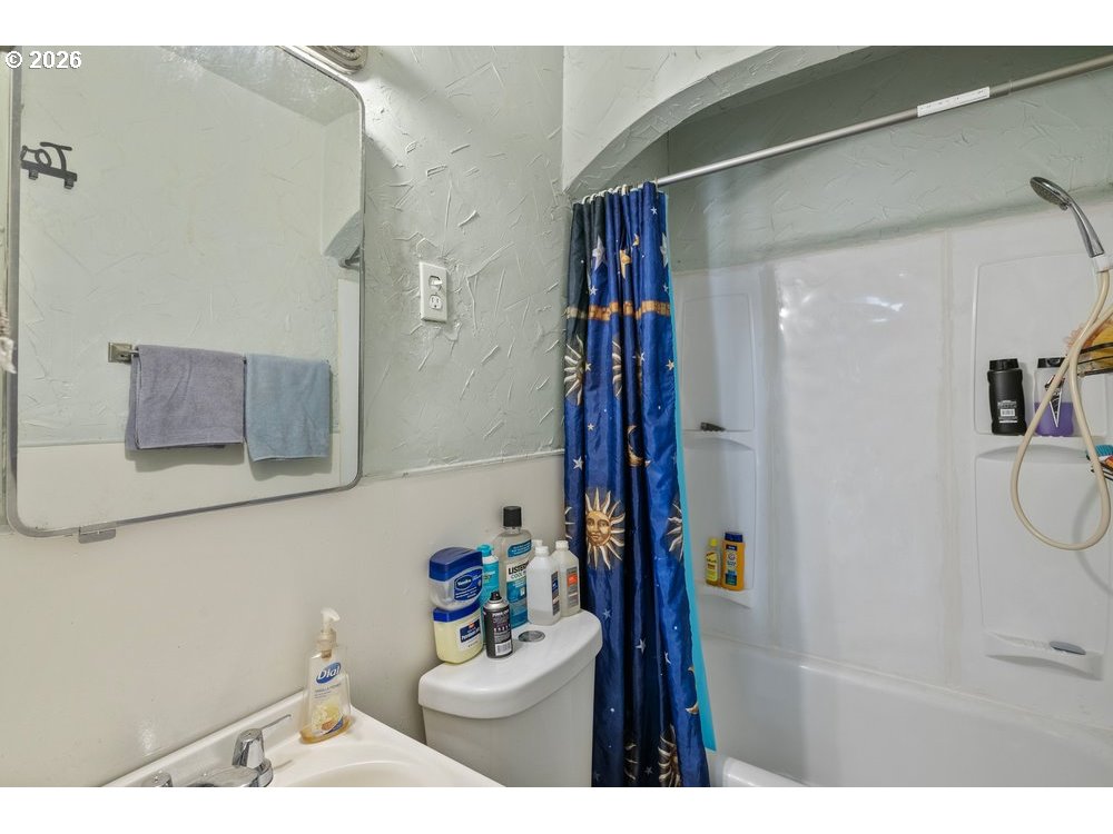 1311 W Mead Ave Property Photo 12