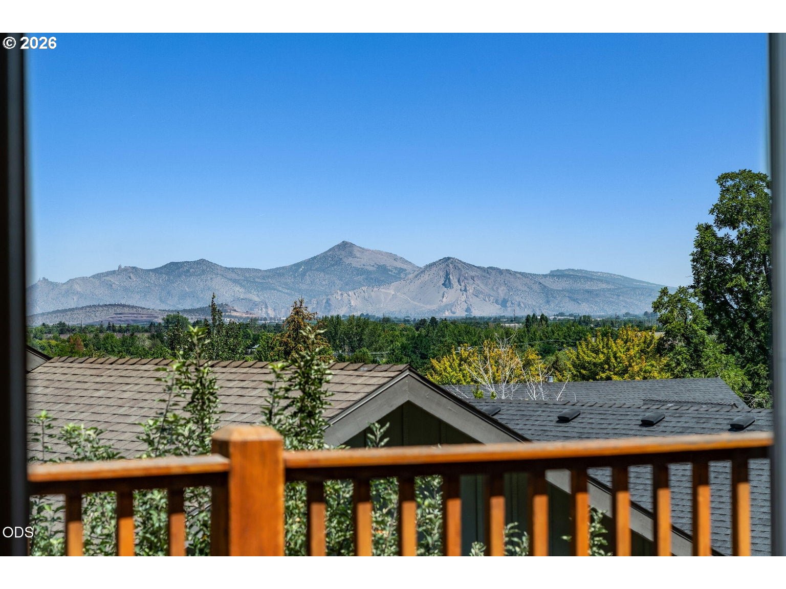 3551 Sw Salmon Ct Property Photo 3