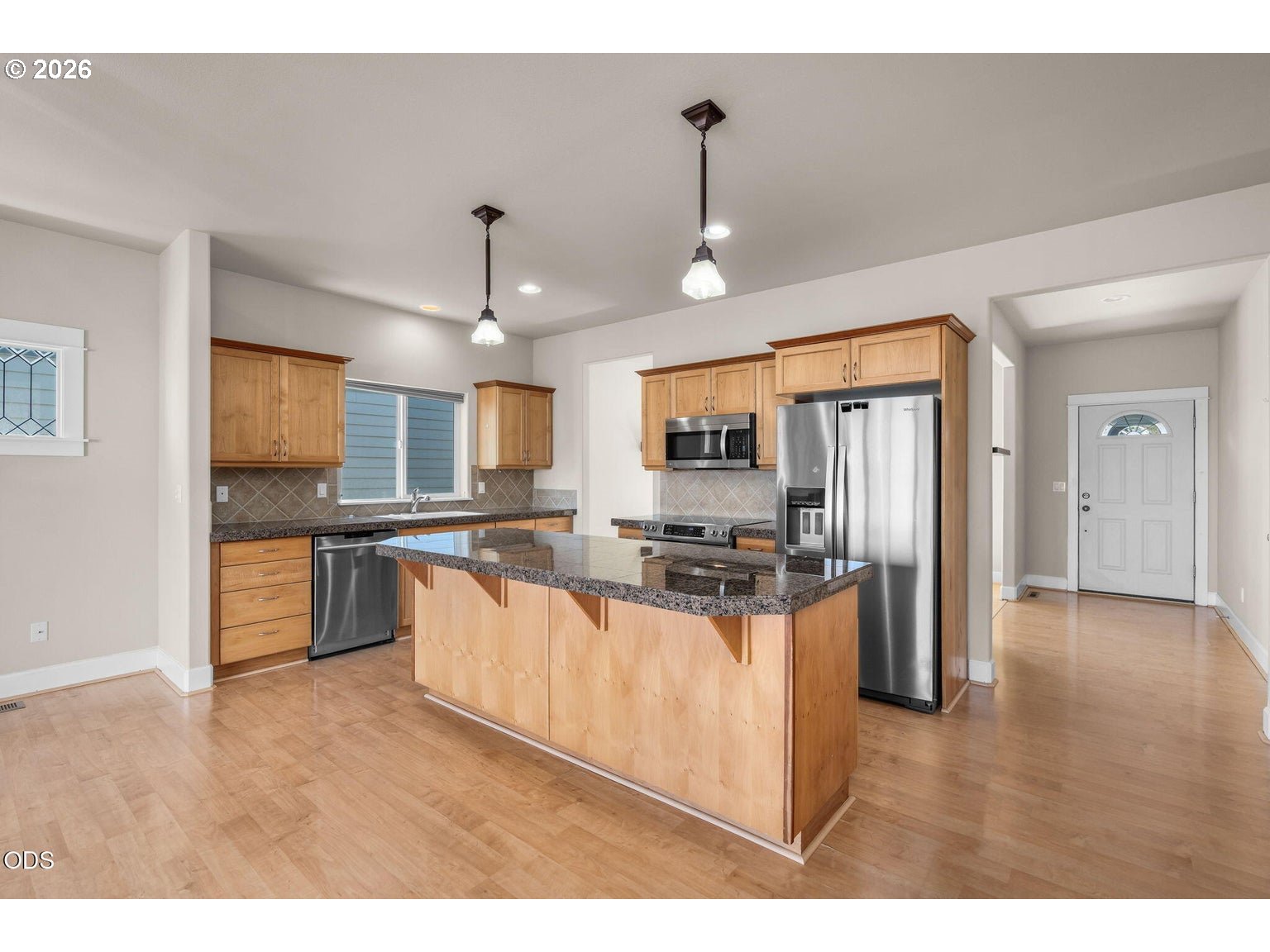 3551 Sw Salmon Ct Property Photo 5