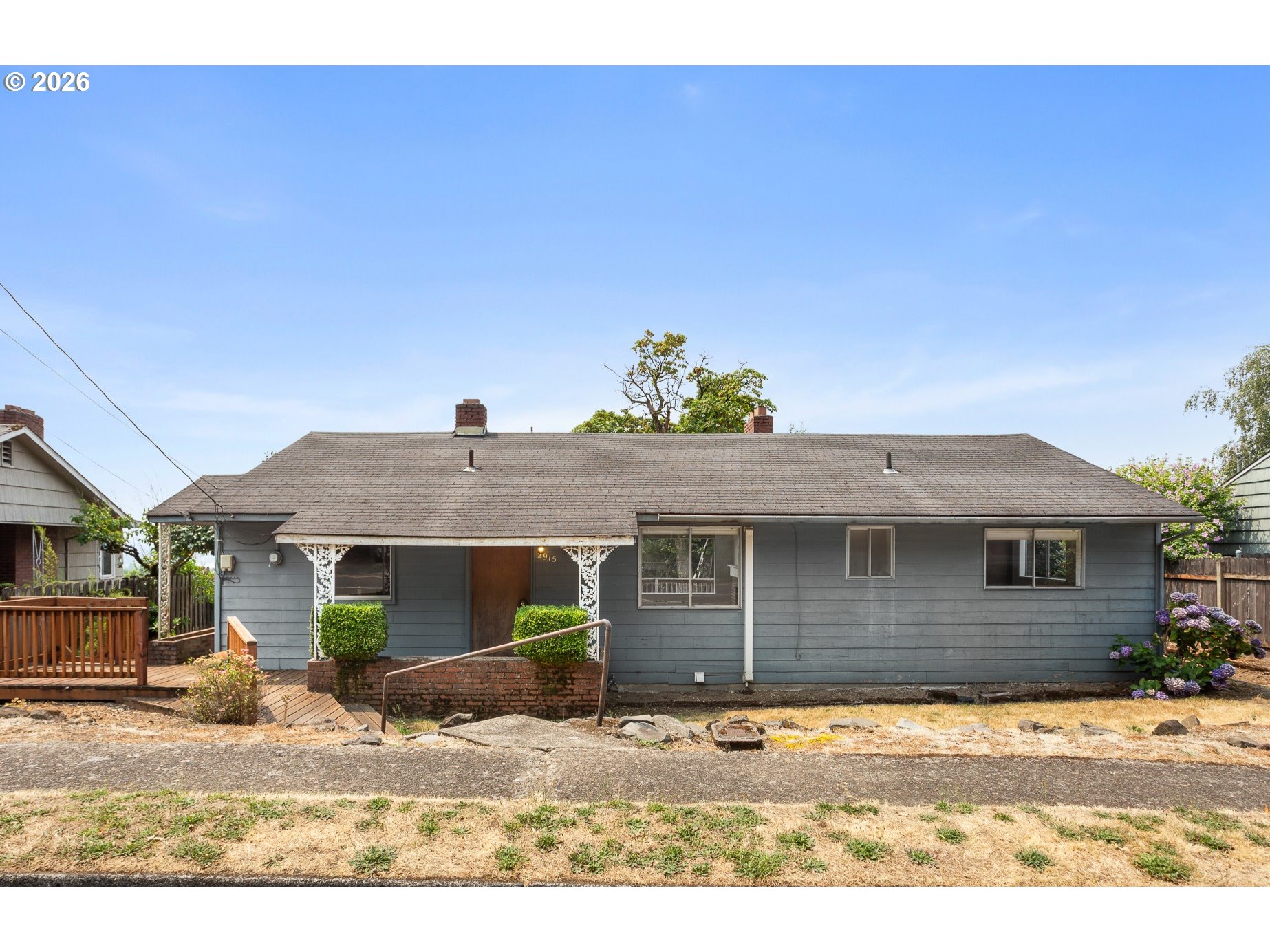 2915 E MCLOUGHLIN BLVD Property Photo 1