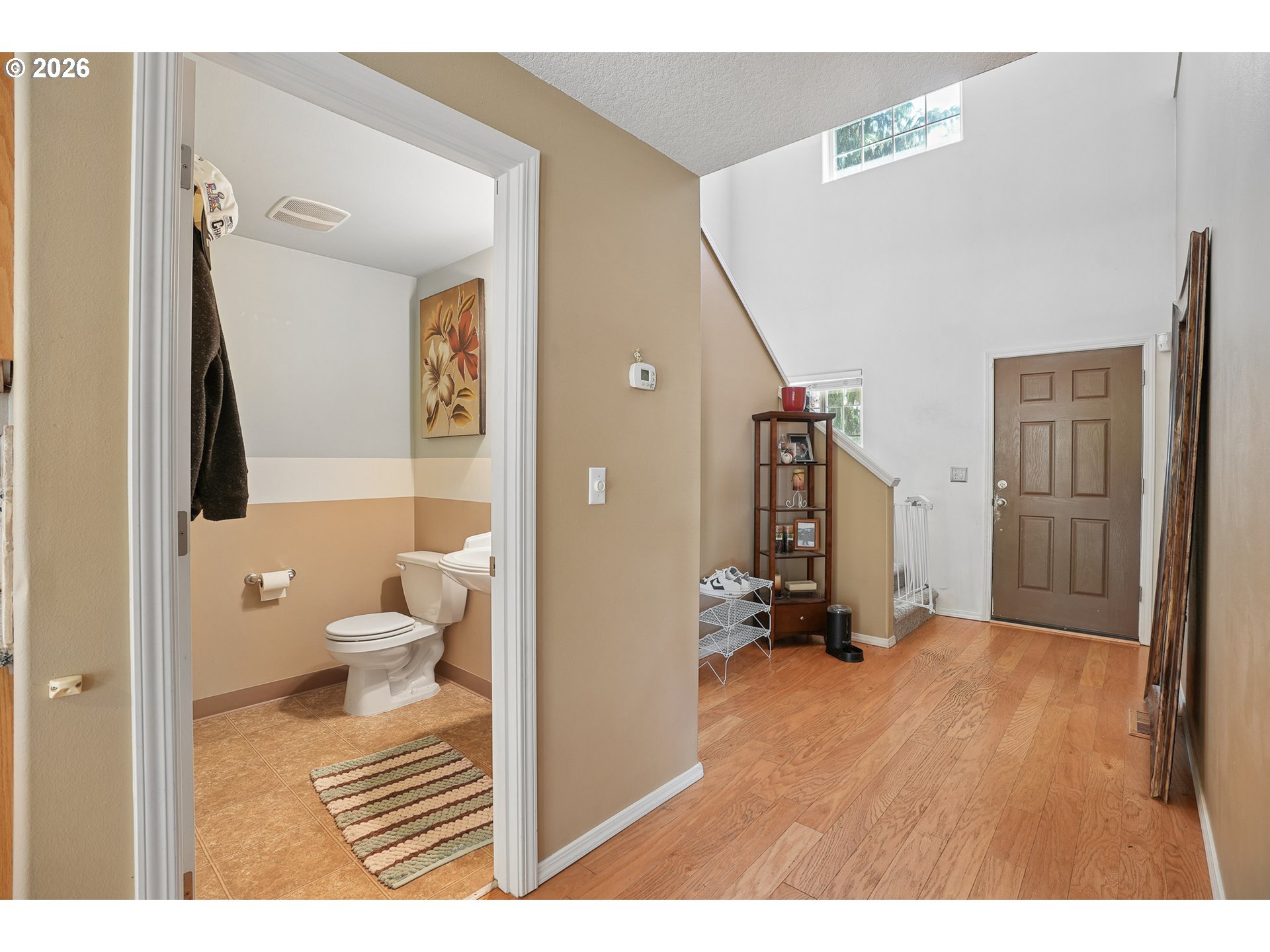 228 E 17th Pl Property Photo 7