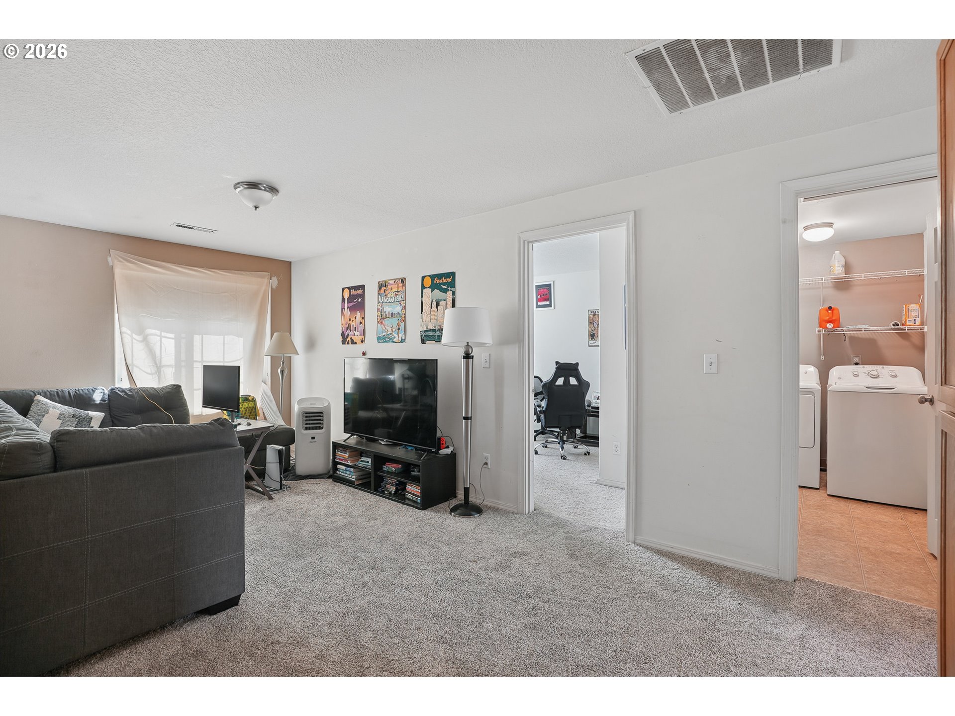 228 E 17th Pl Property Photo 20