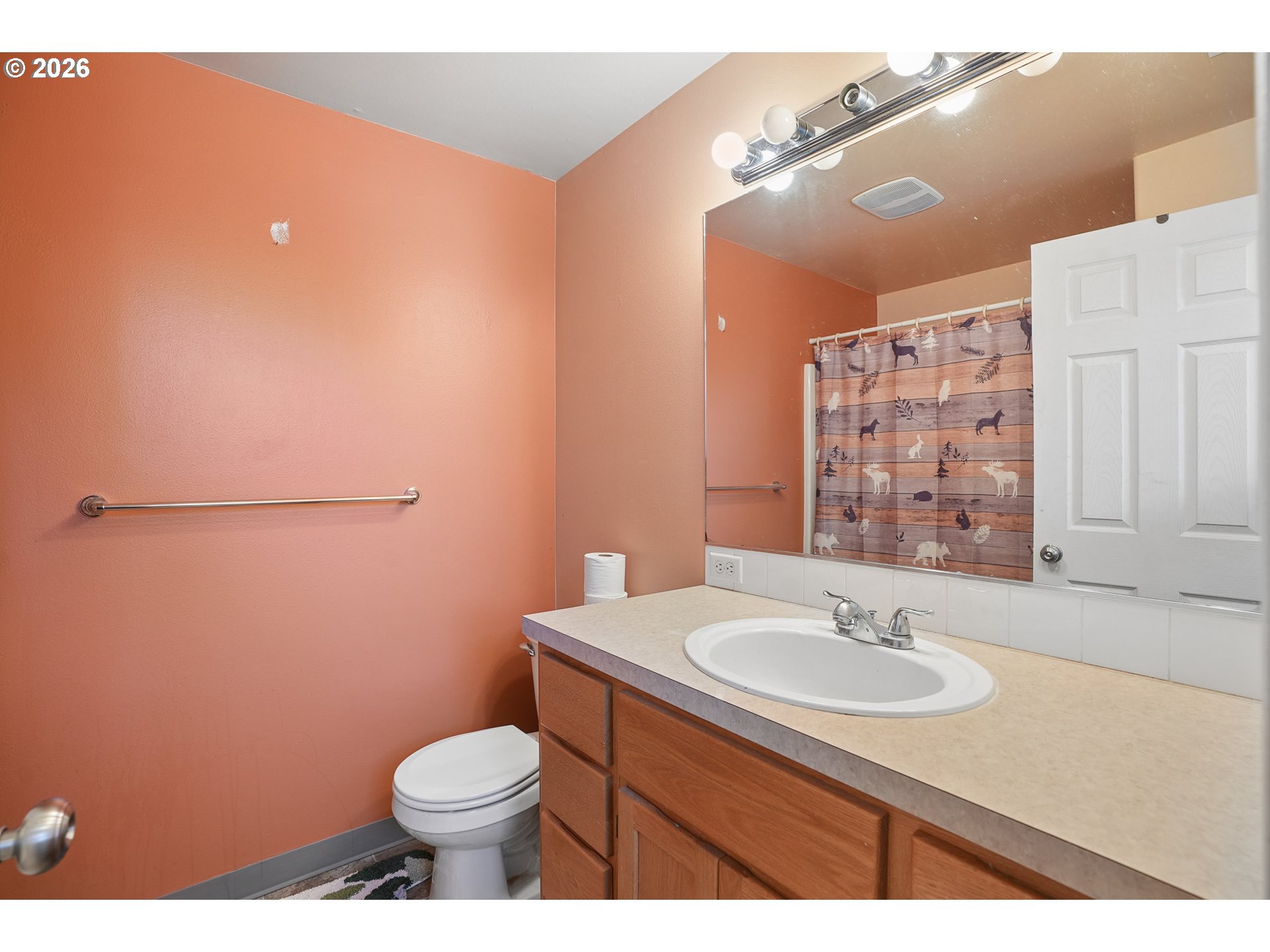 228 E 17th Pl Property Photo 27