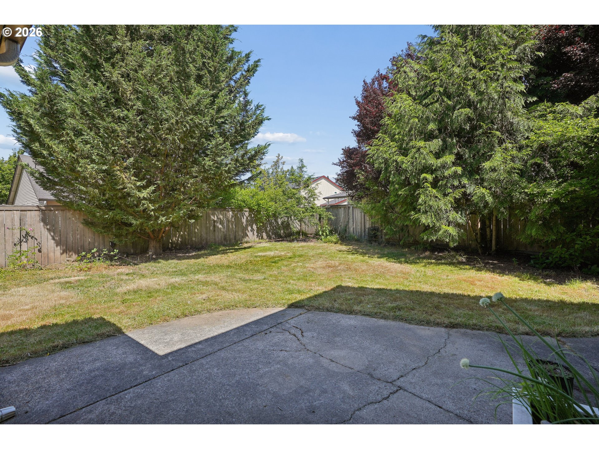 228 E 17th Pl Property Photo 33