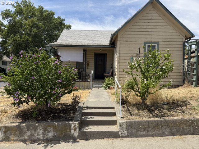 705 Nw Despain Ave Property Photo 1