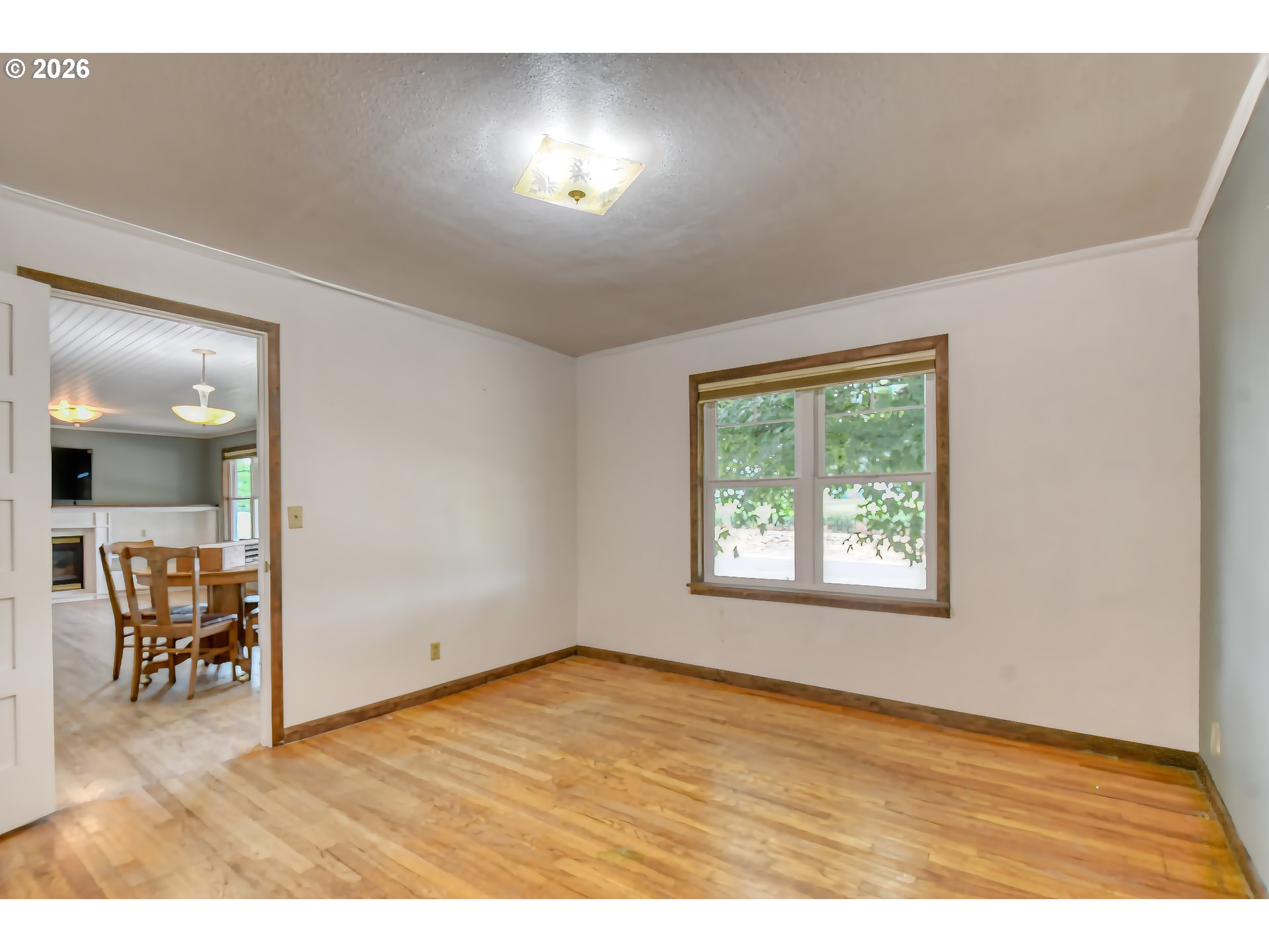 644 6th St Property Photo 14