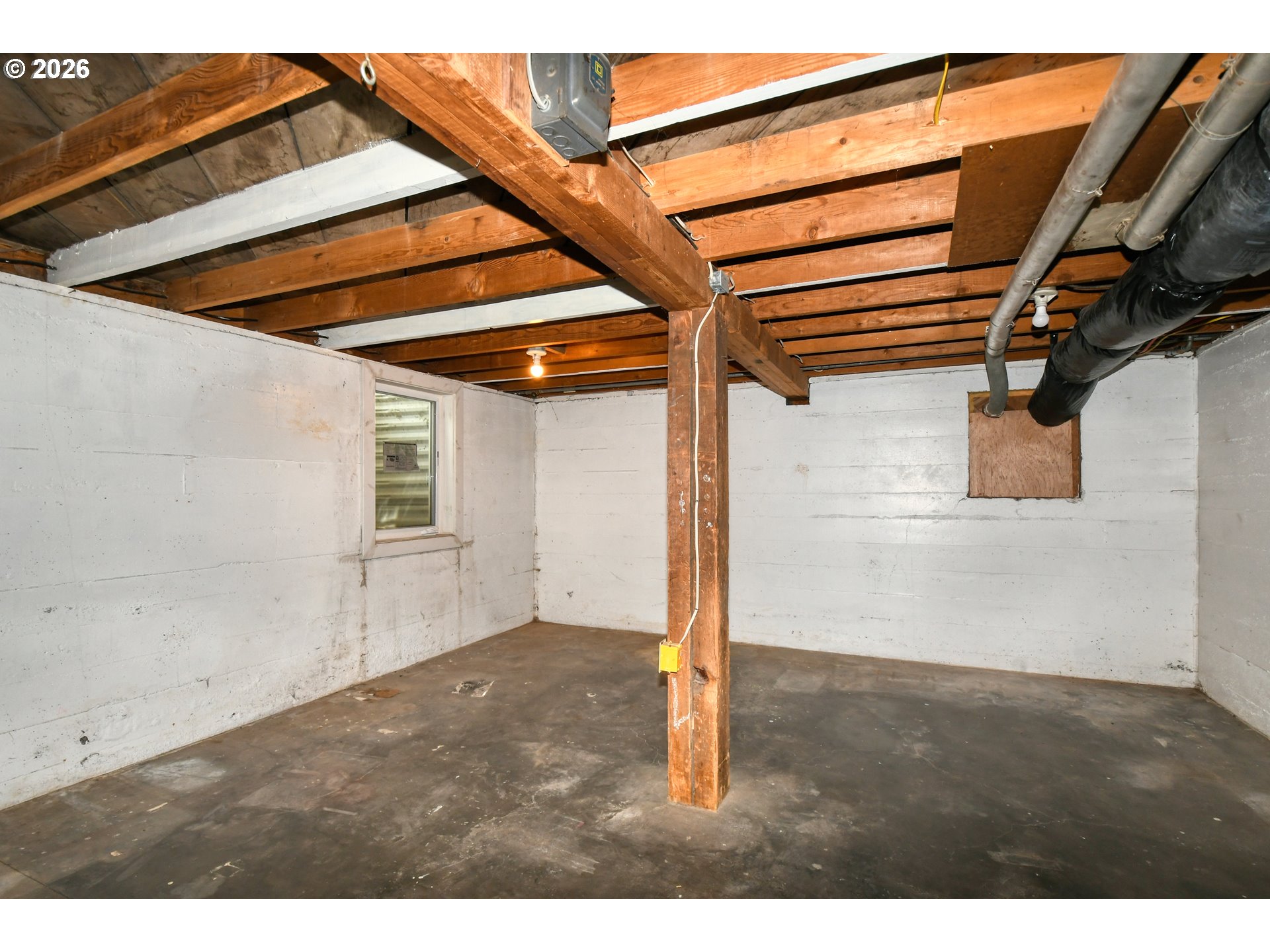 644 6th St Property Photo 25