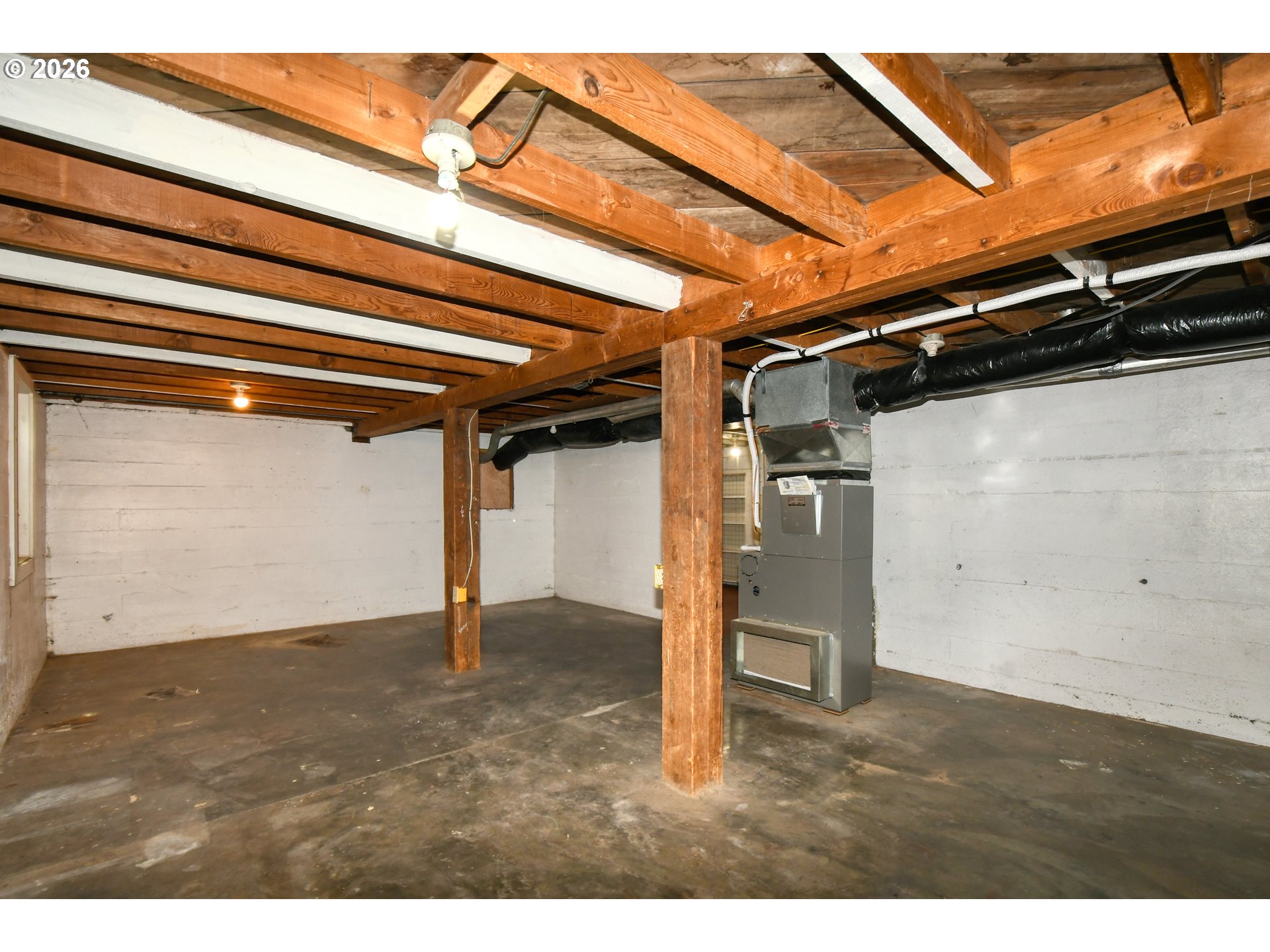 644 6th St Property Photo 27