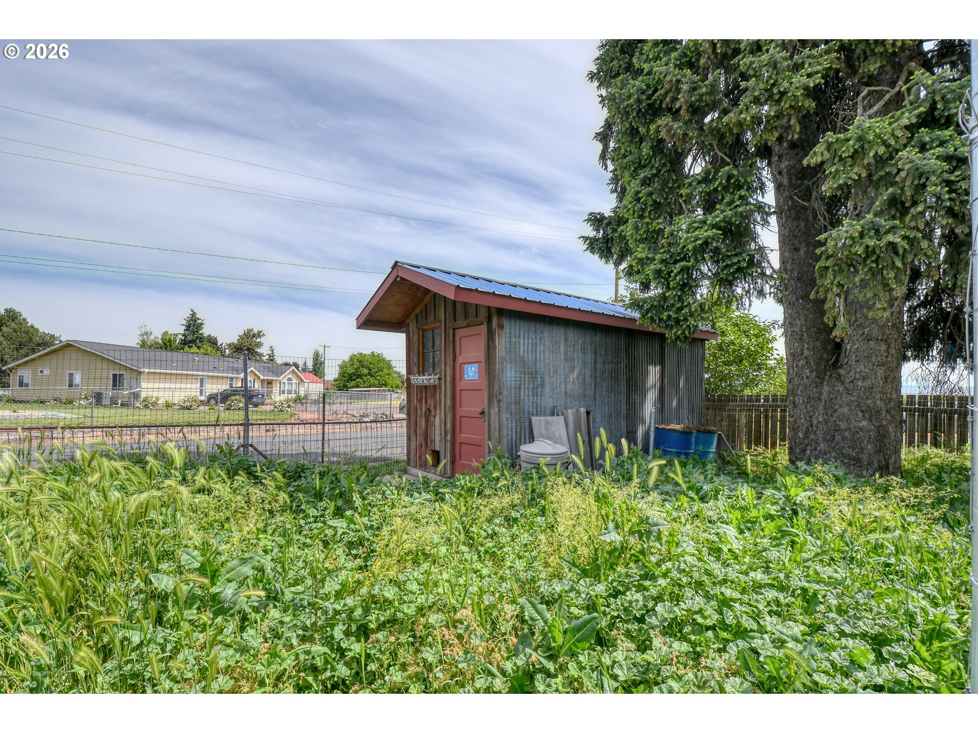 644 6th St Property Photo 35