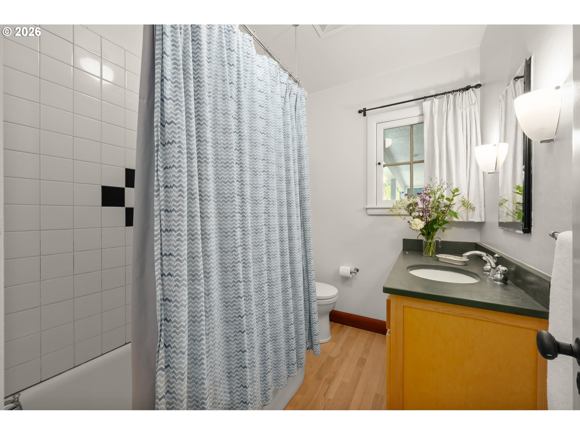1669 Fairmount Blvd Property Photo 19