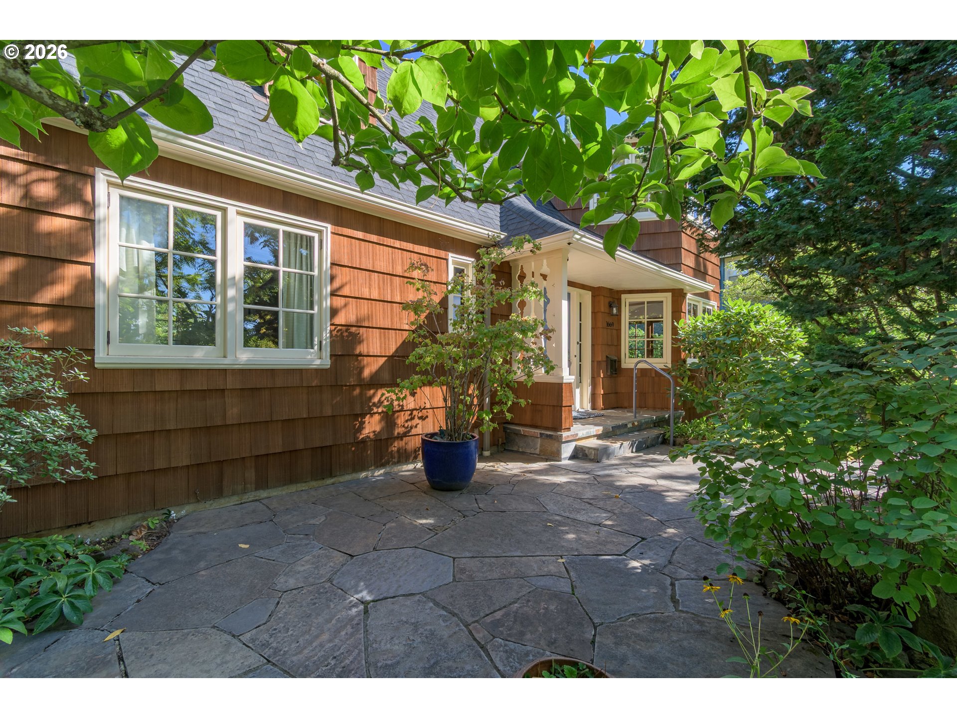 1669 Fairmount Blvd Property Photo 40