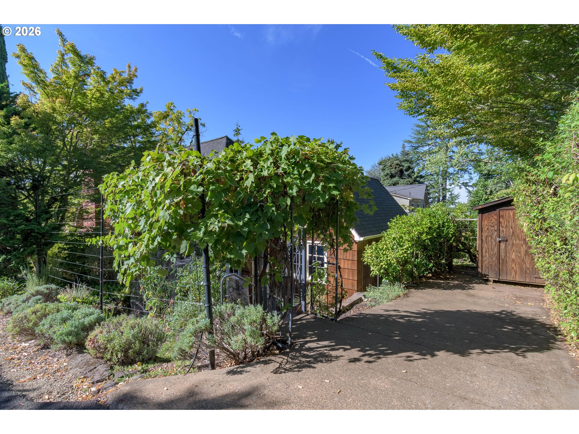 1669 Fairmount Blvd Property Photo 45