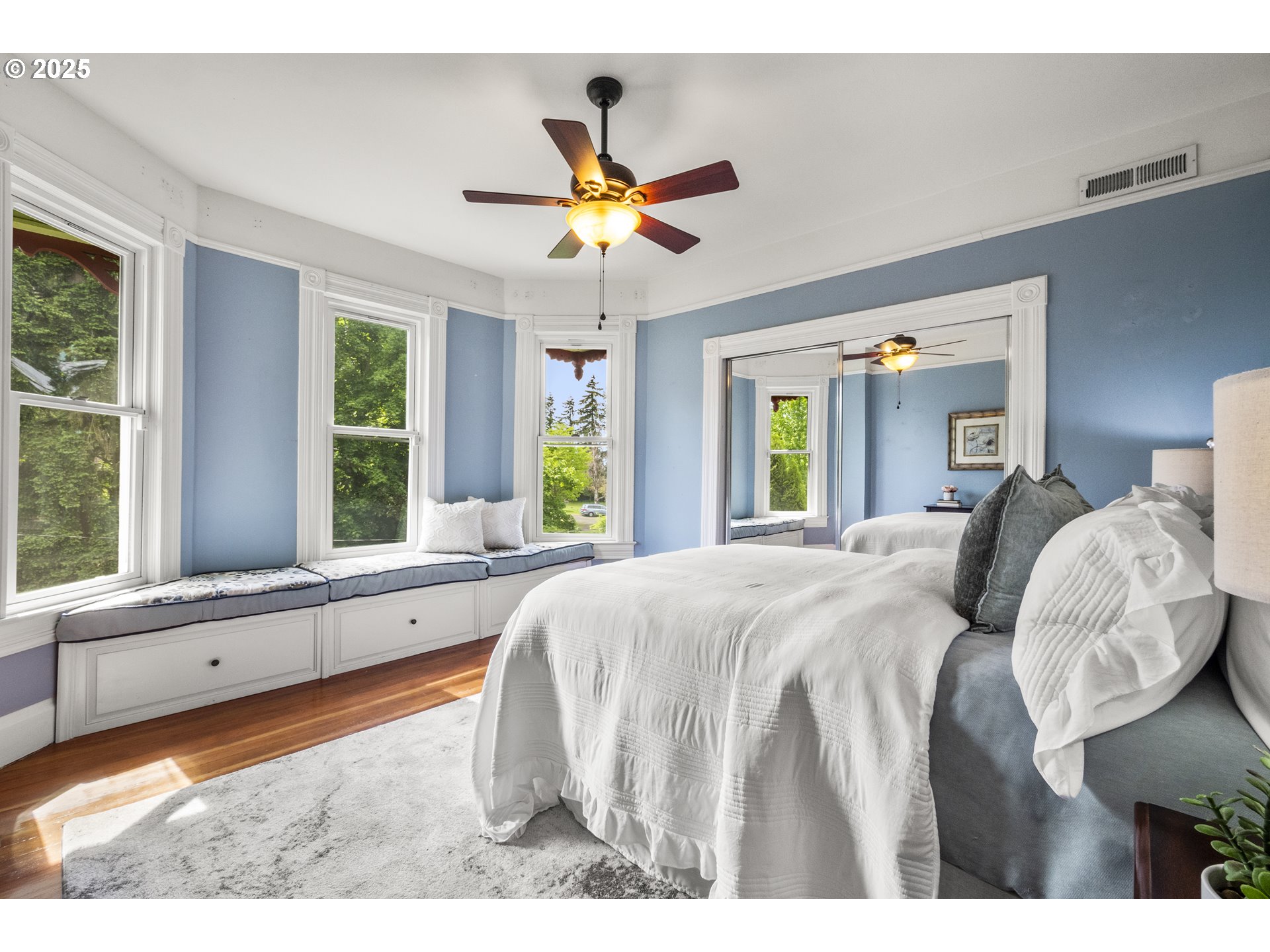 1067 Oak St Property Photo 29