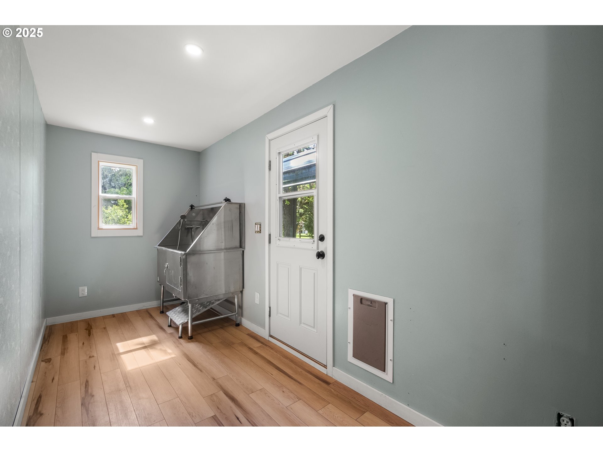 1067 Oak St Property Photo 43