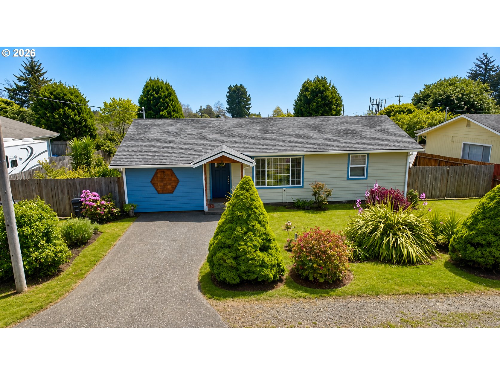 321 Maple St Property Photo 1