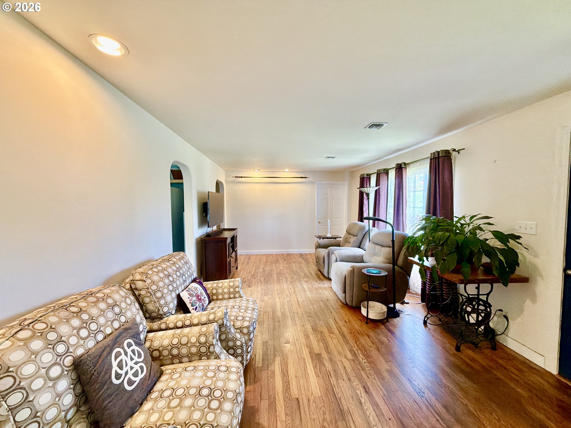 321 Maple St Property Photo 10