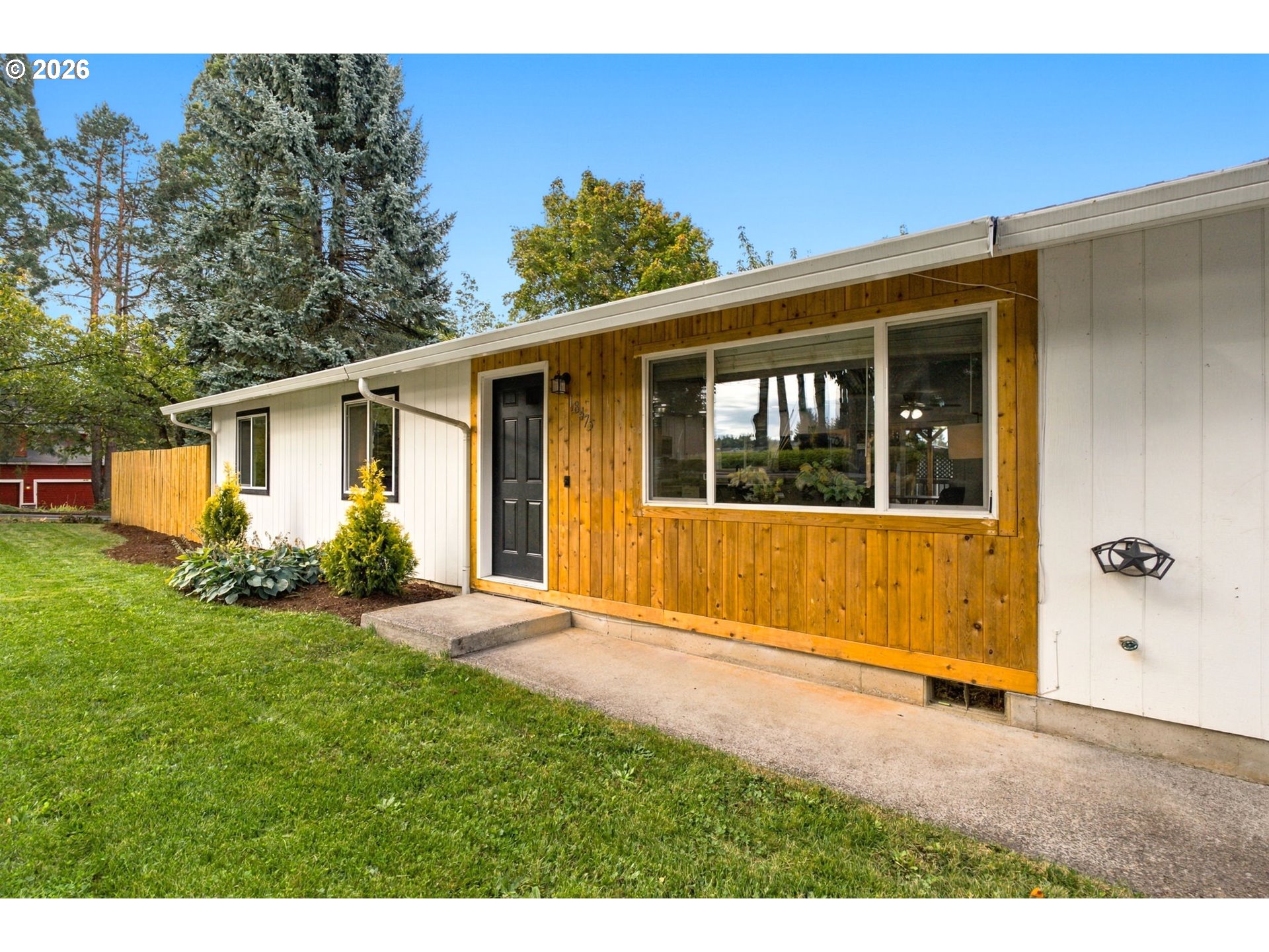 18475 Meinig Ave Property Photo 3