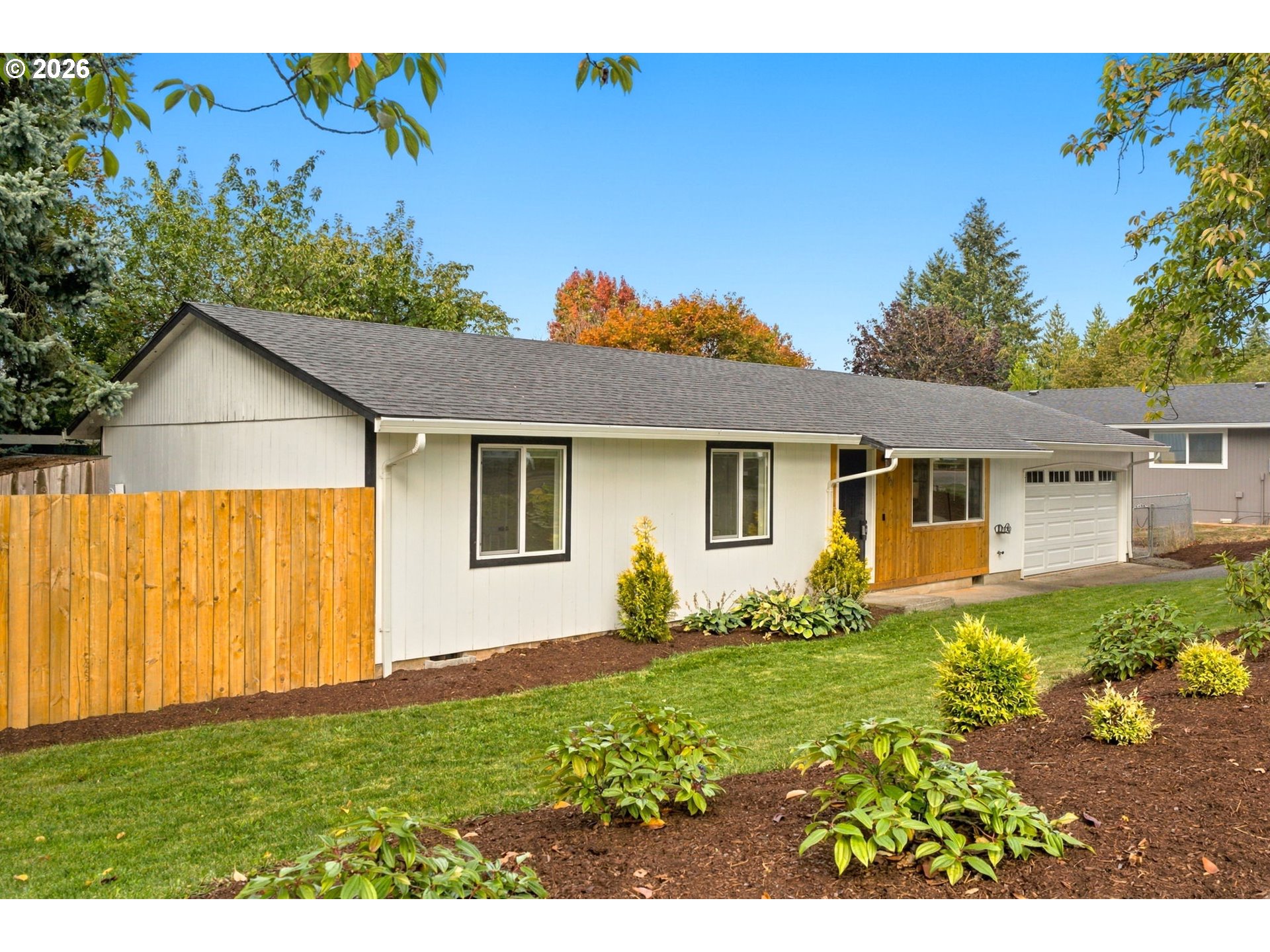 18475 Meinig Ave Property Photo 4