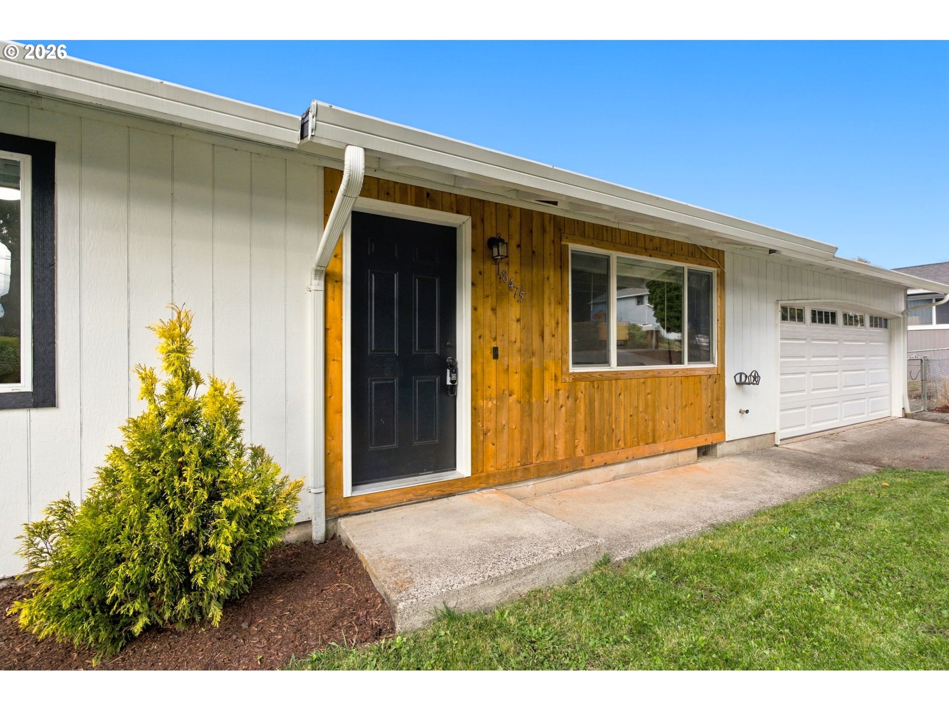 18475 Meinig Ave Property Photo 5