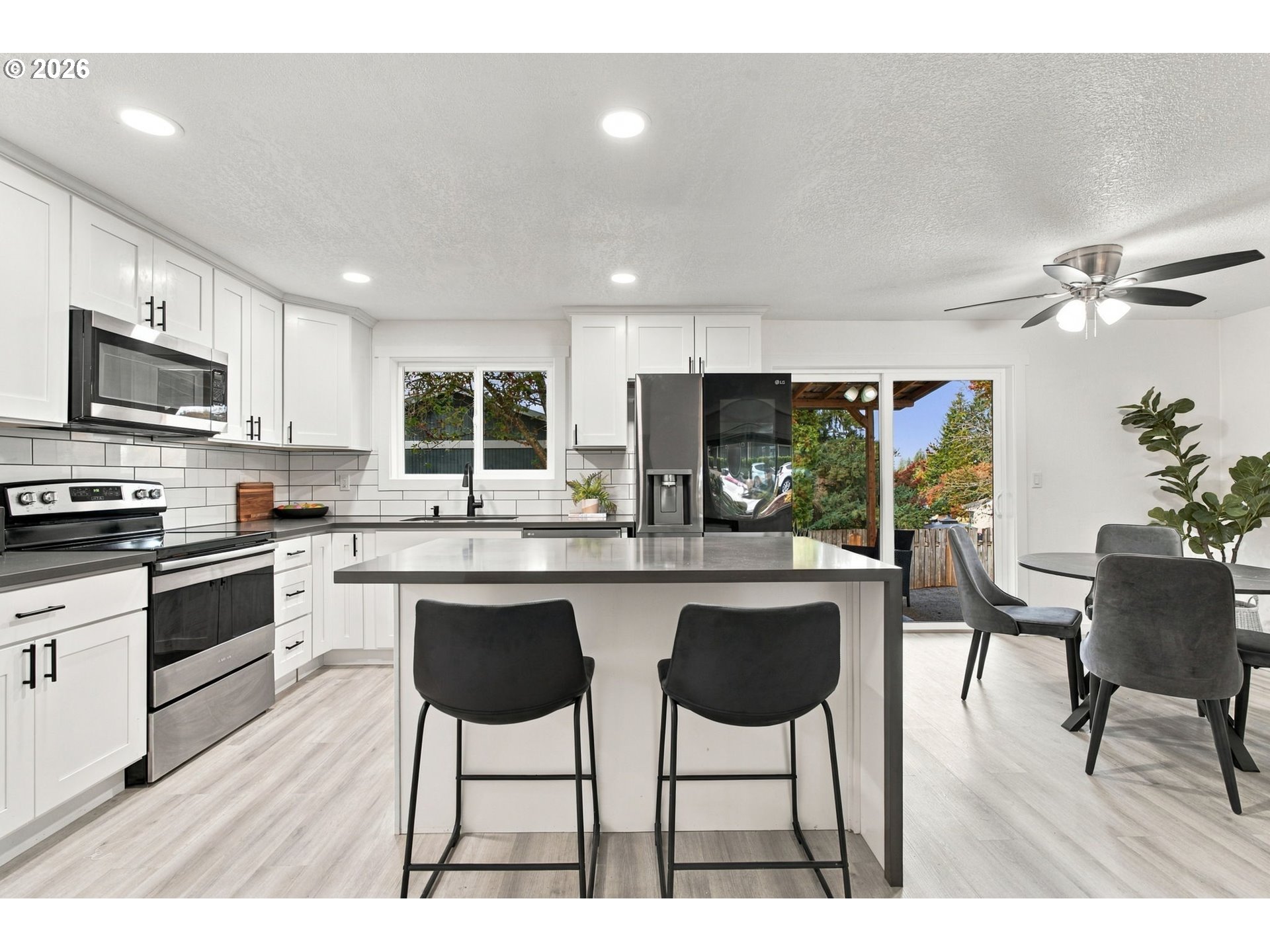 18475 Meinig Ave Property Photo 11