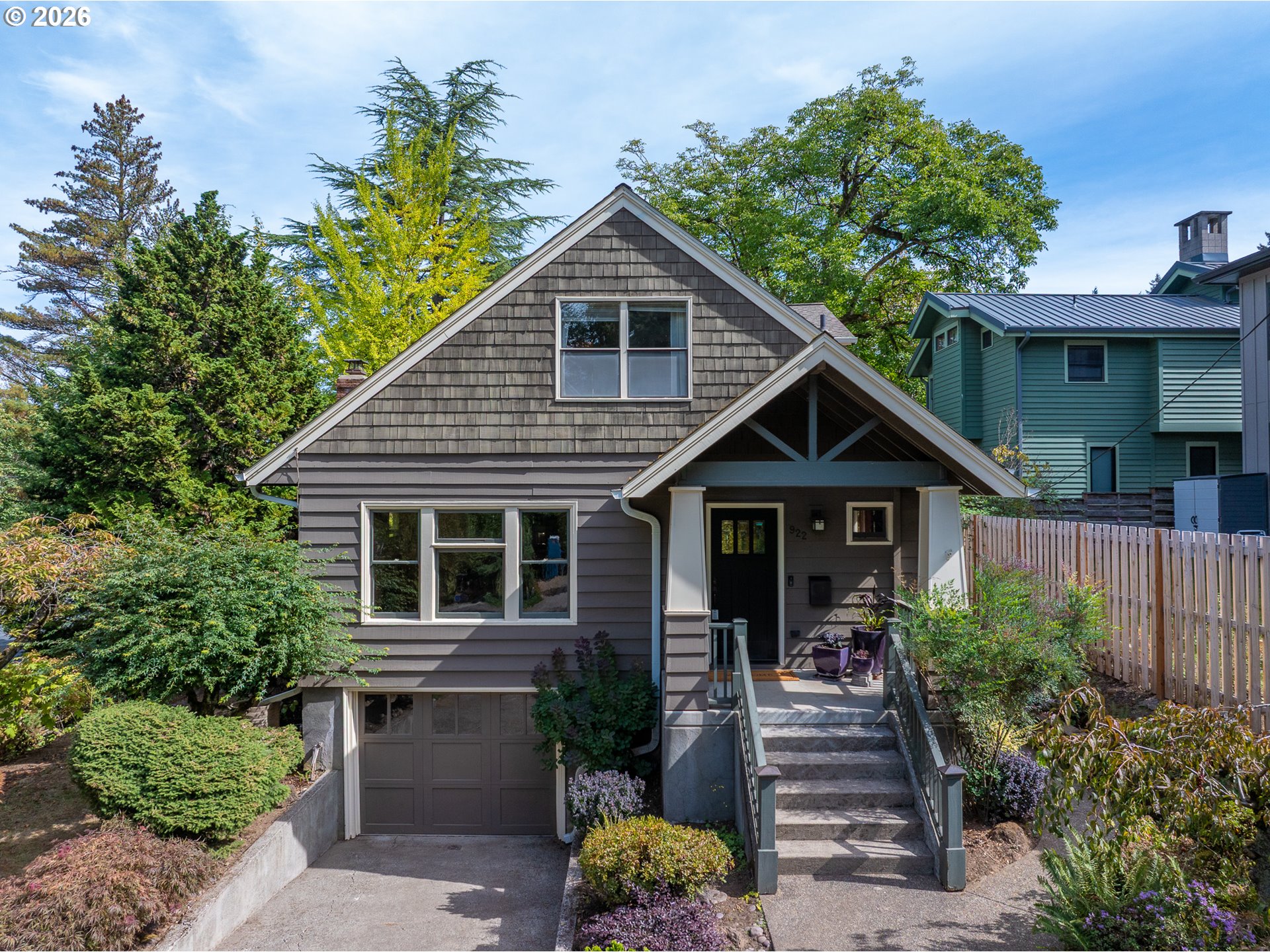 922 Se 66th Pl Property Photo 1